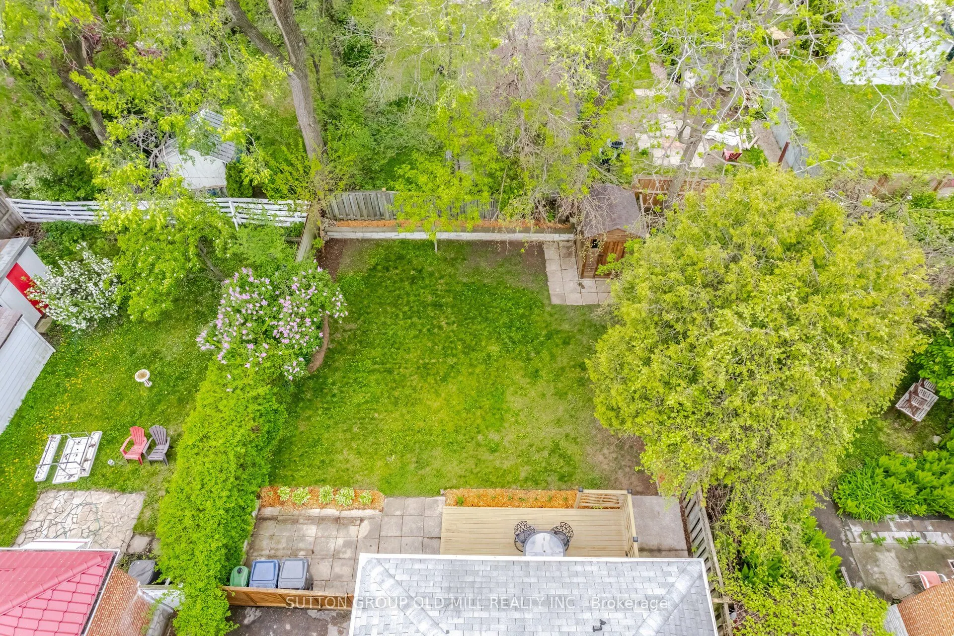 112 North Carson Street