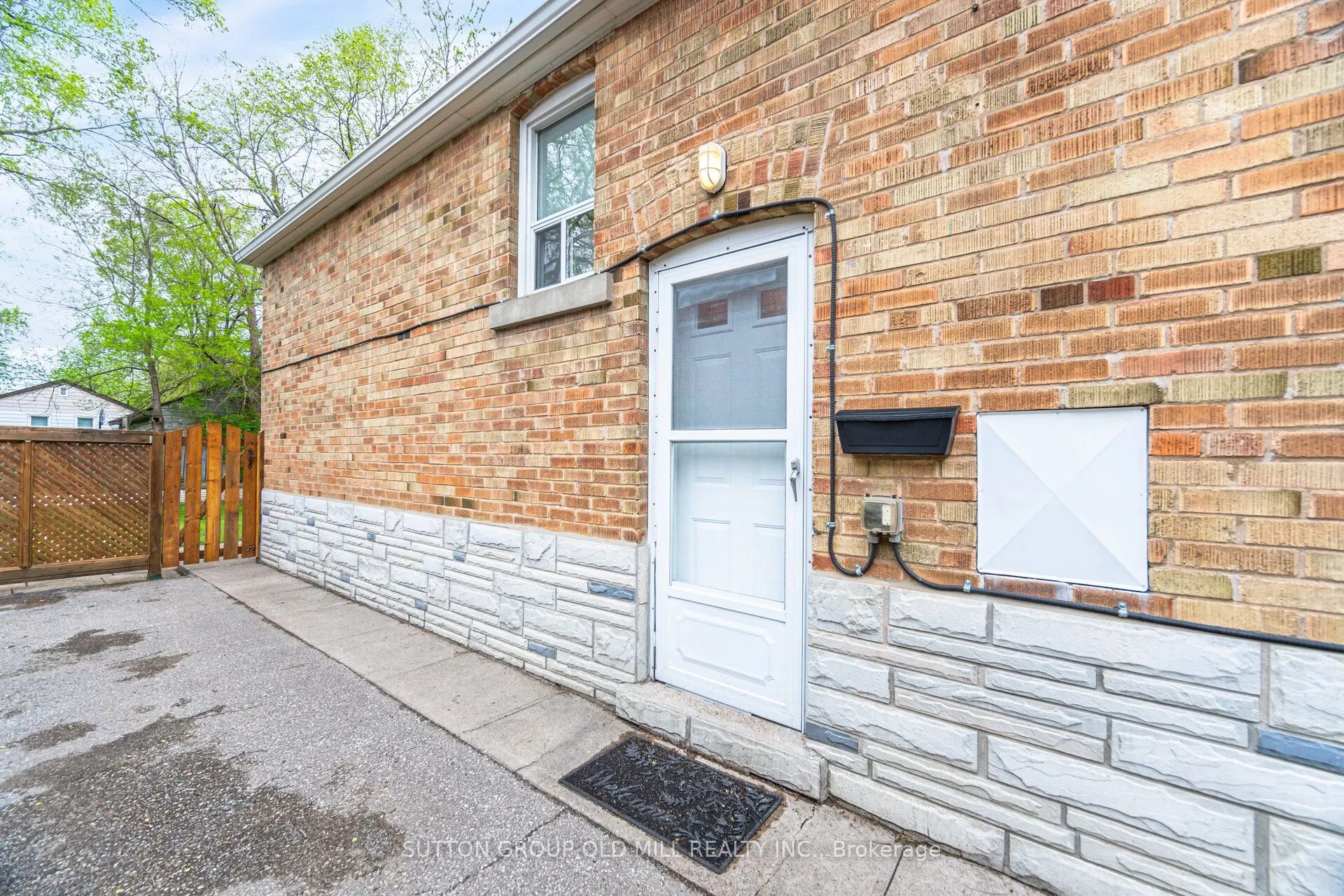 112 North Carson Street
