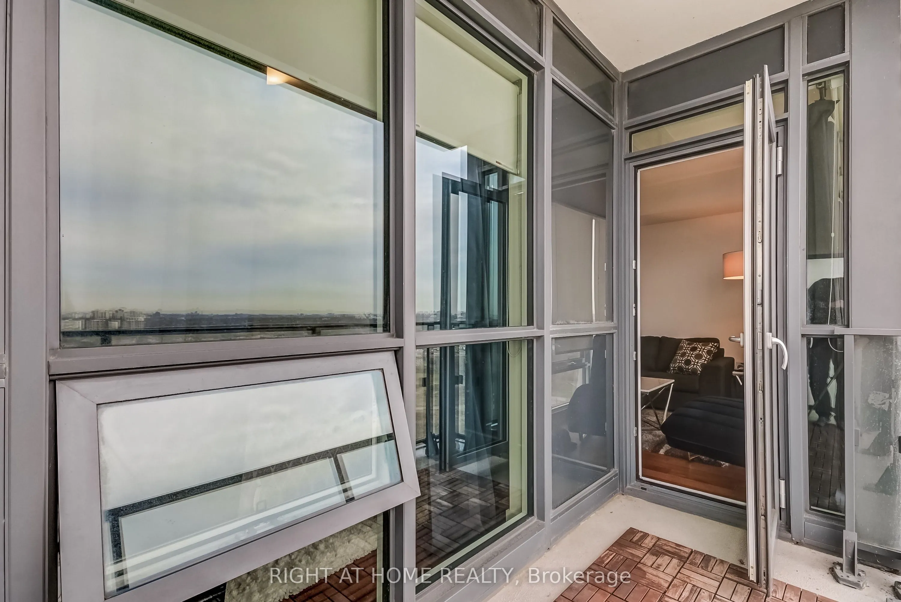 2212 Lake Shore Boulevard W #2710
