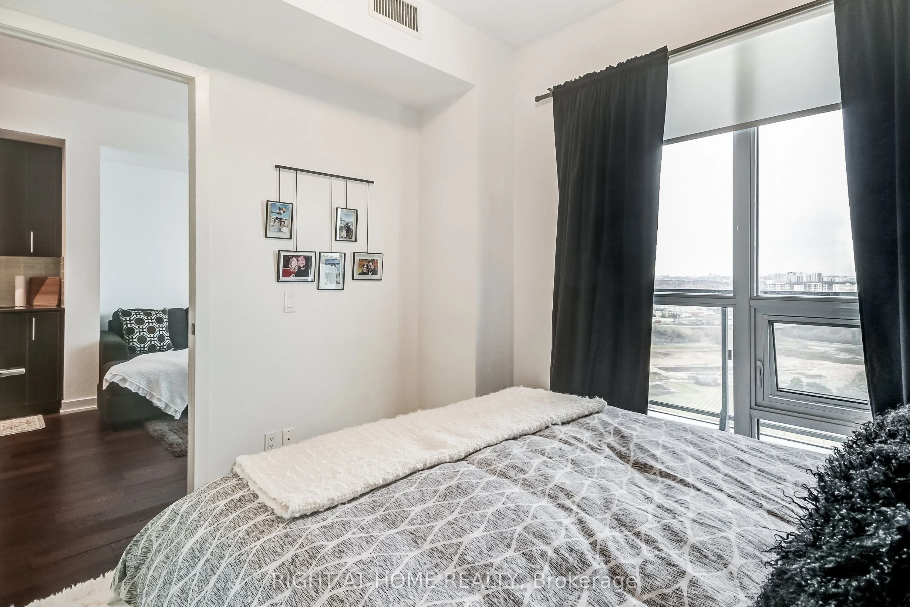 2212 Lake Shore Boulevard W #2710