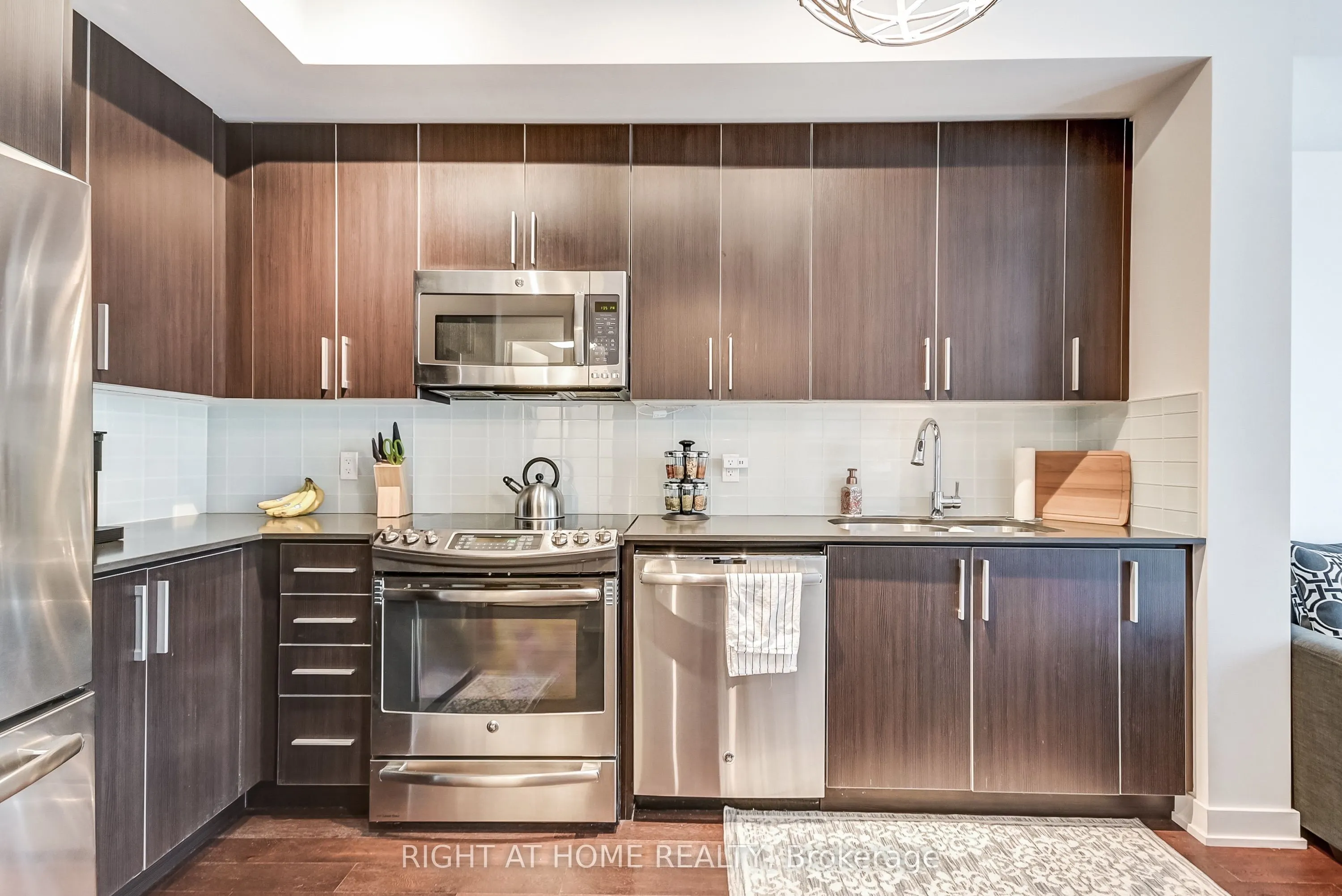 2212 Lake Shore Boulevard W #2710