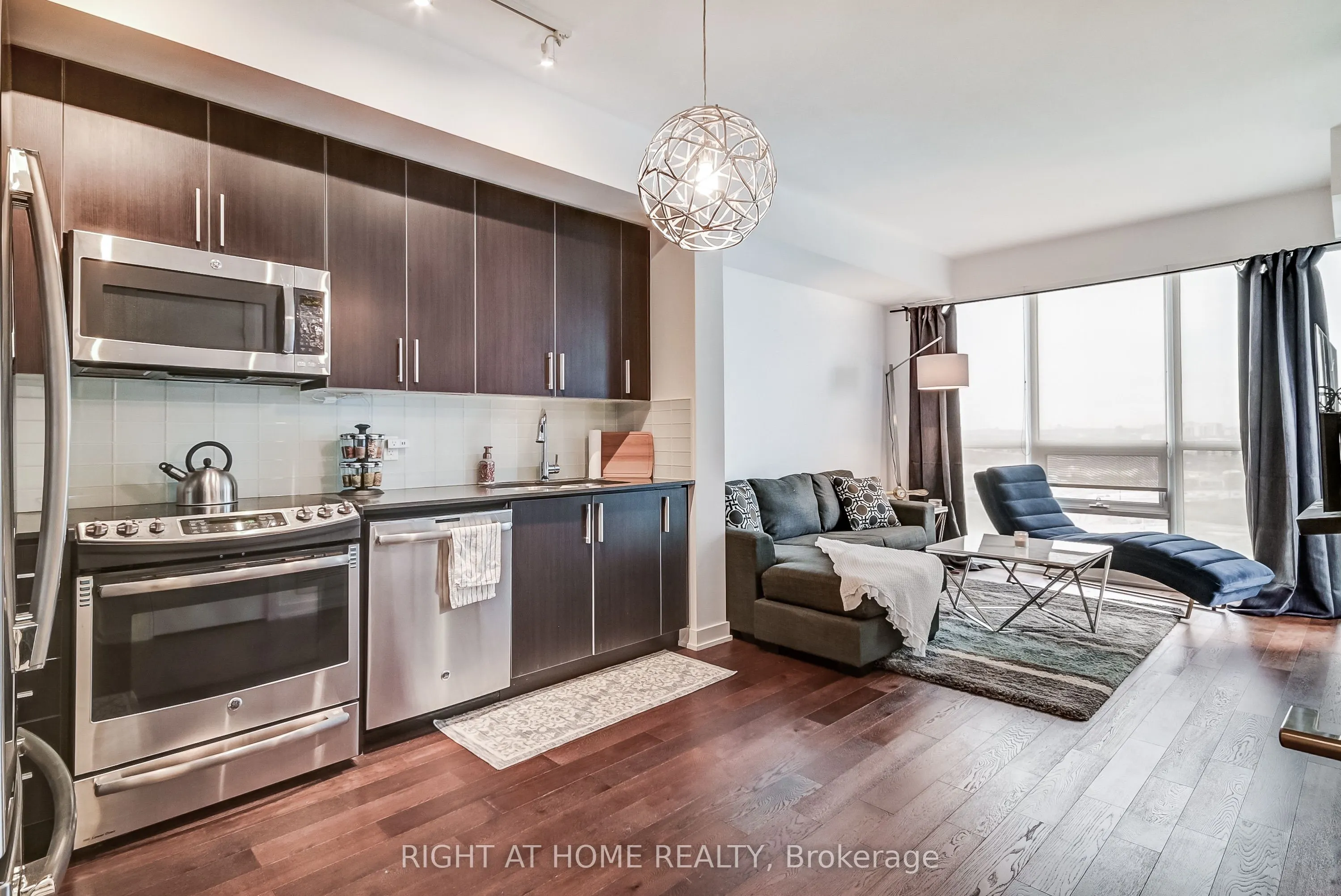 2212 Lake Shore Boulevard W #2710