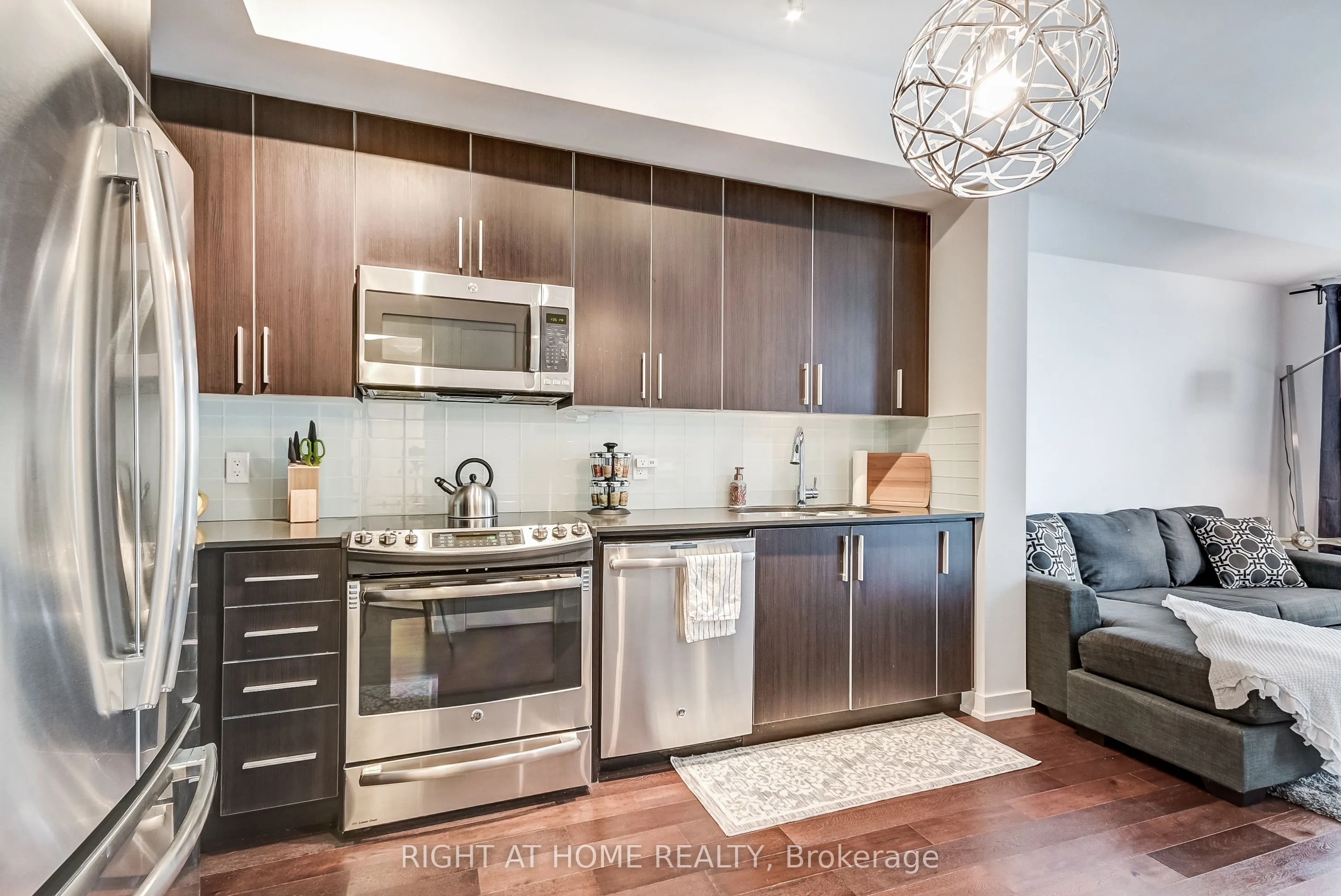 2212 Lake Shore Boulevard W #2710