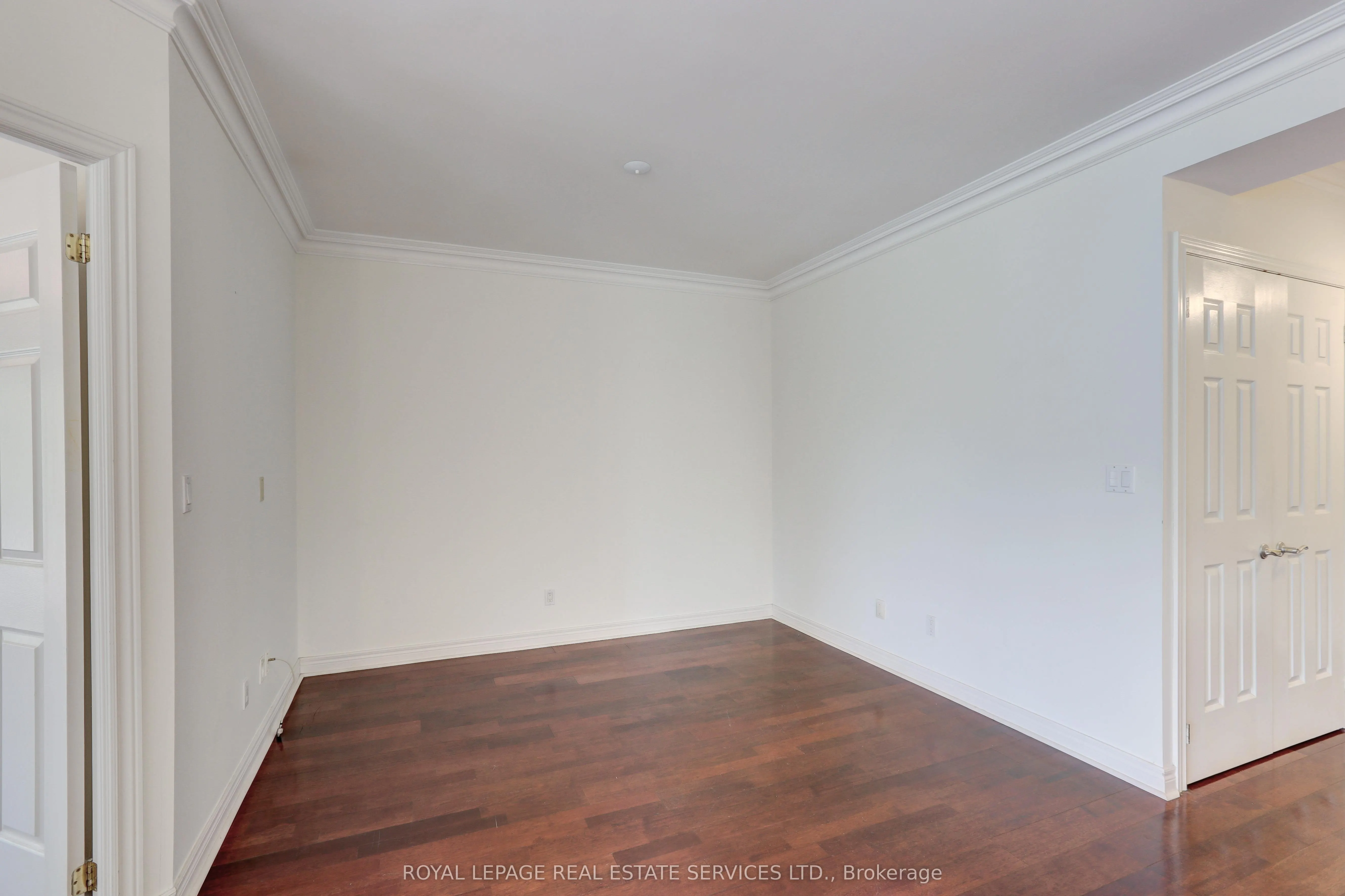3085 Bloor Street W, #303