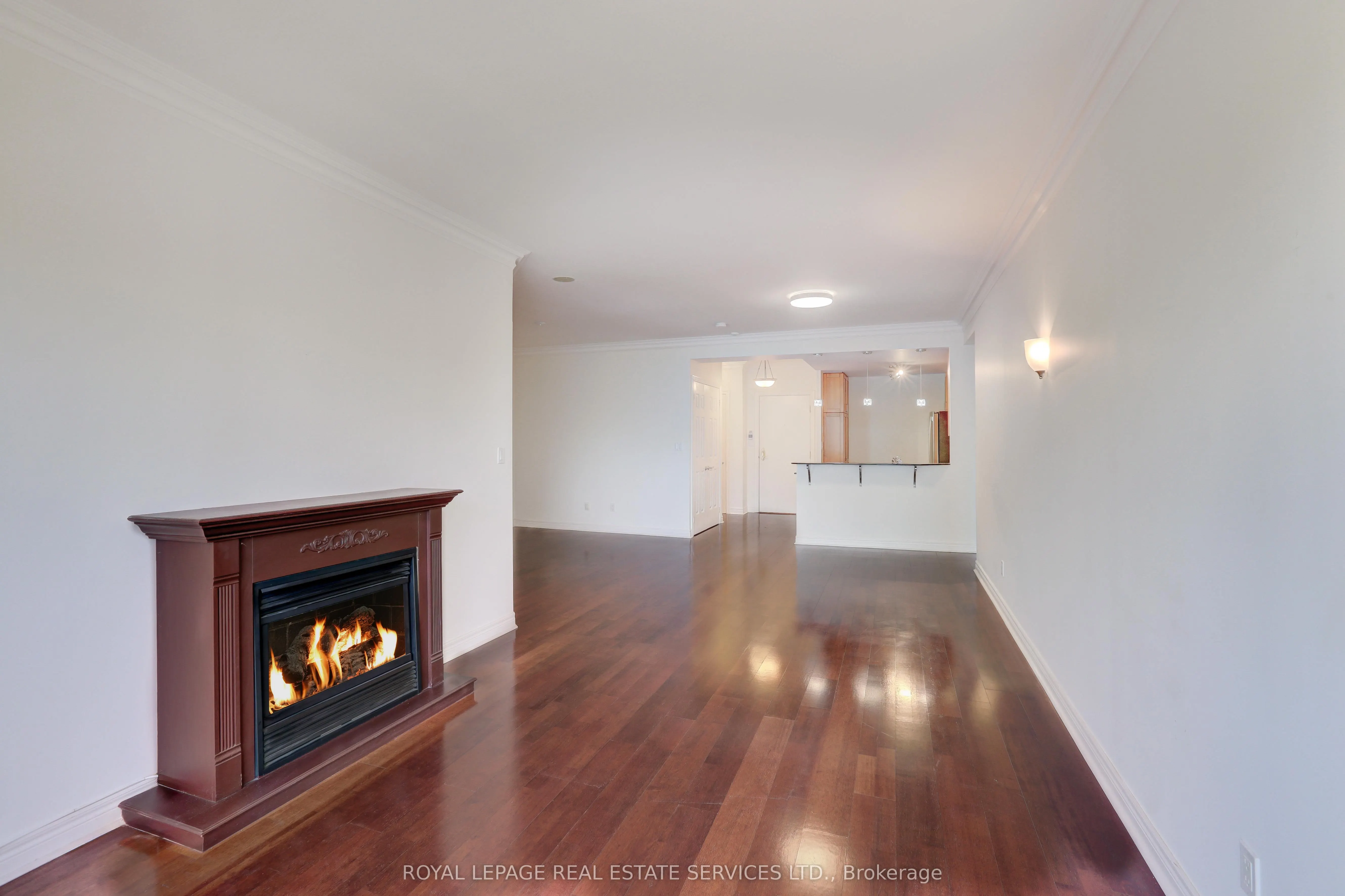 3085 Bloor Street W, #303