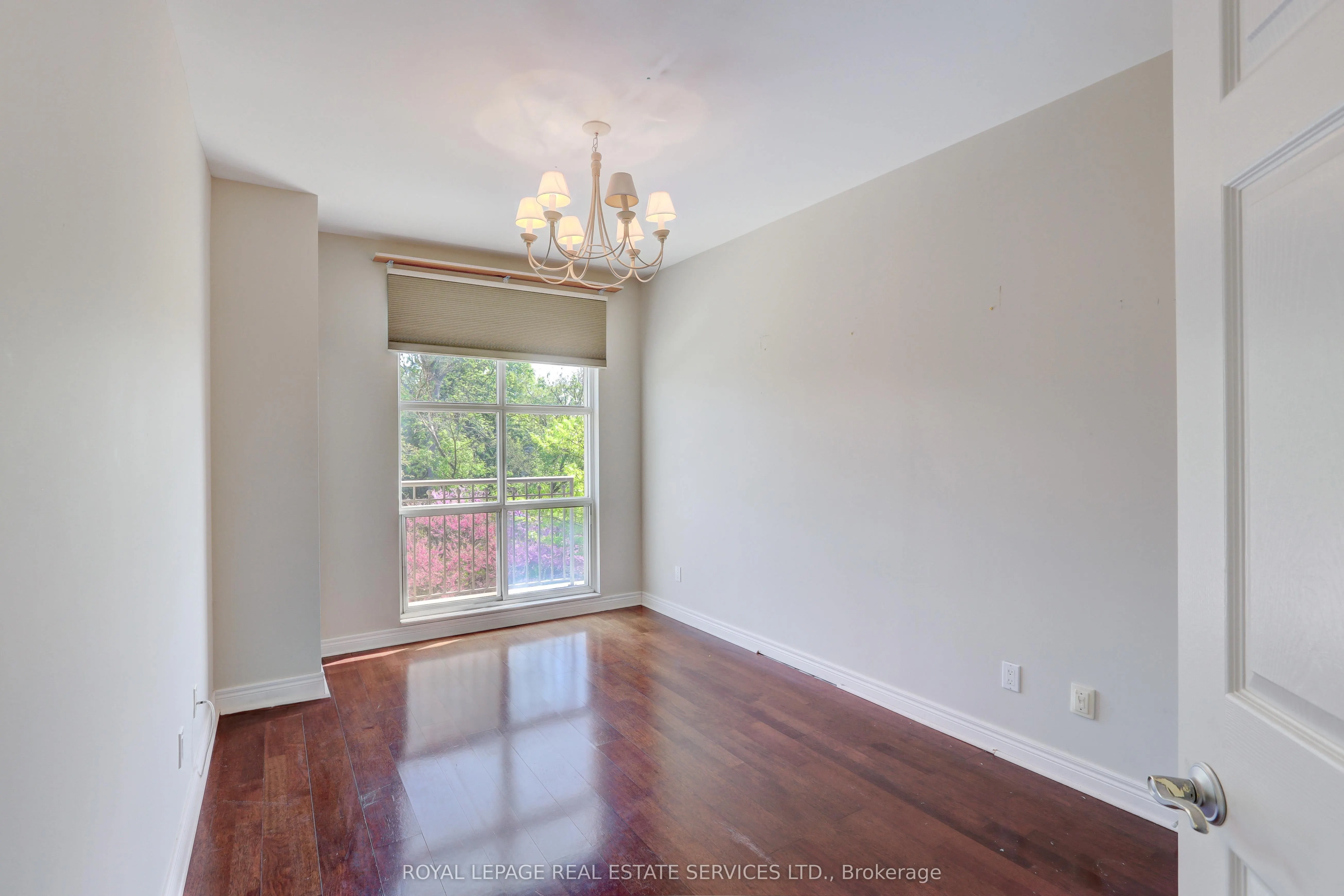3085 Bloor Street W, #303