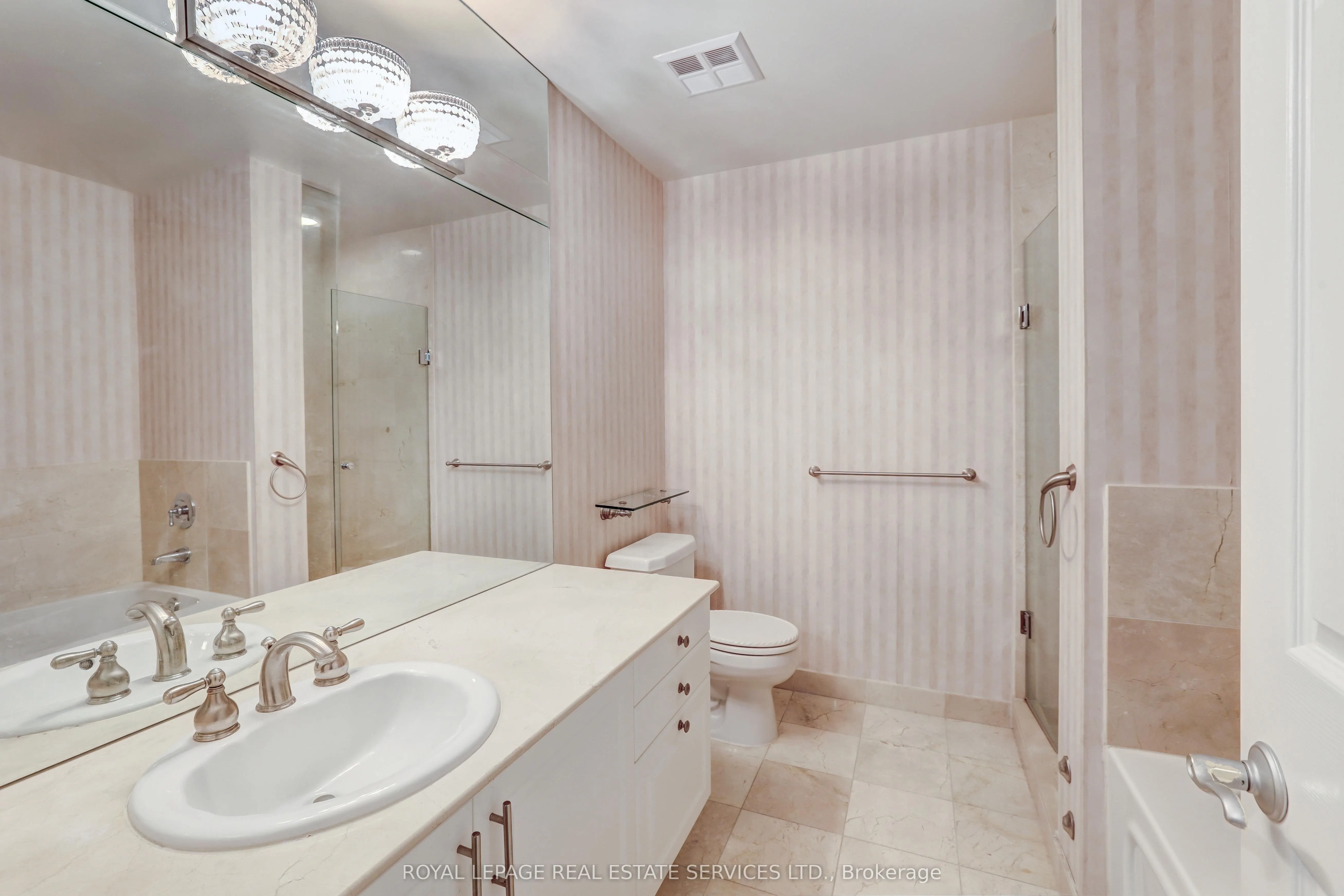 3085 Bloor Street W, #303
