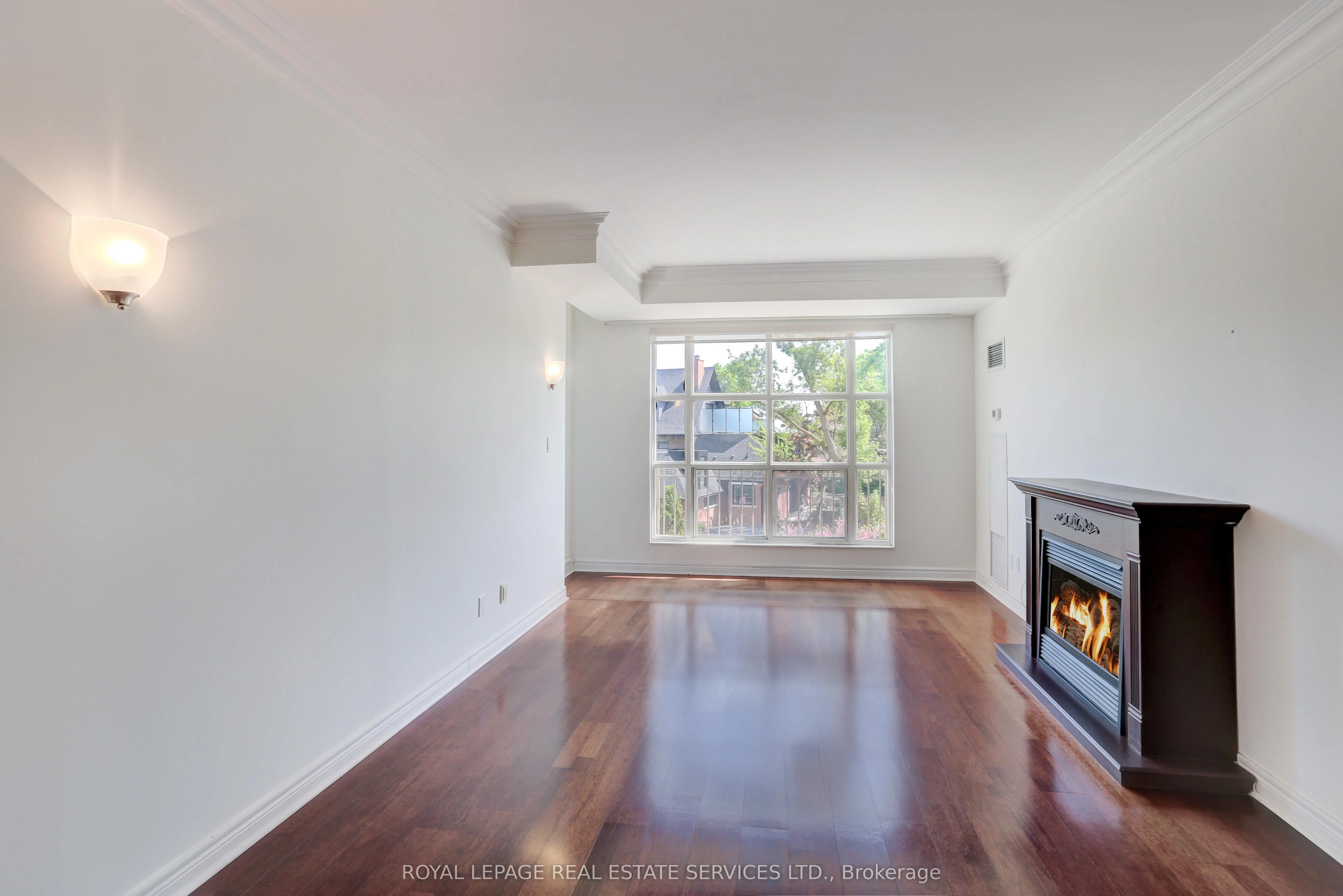 3085 Bloor Street W, #303