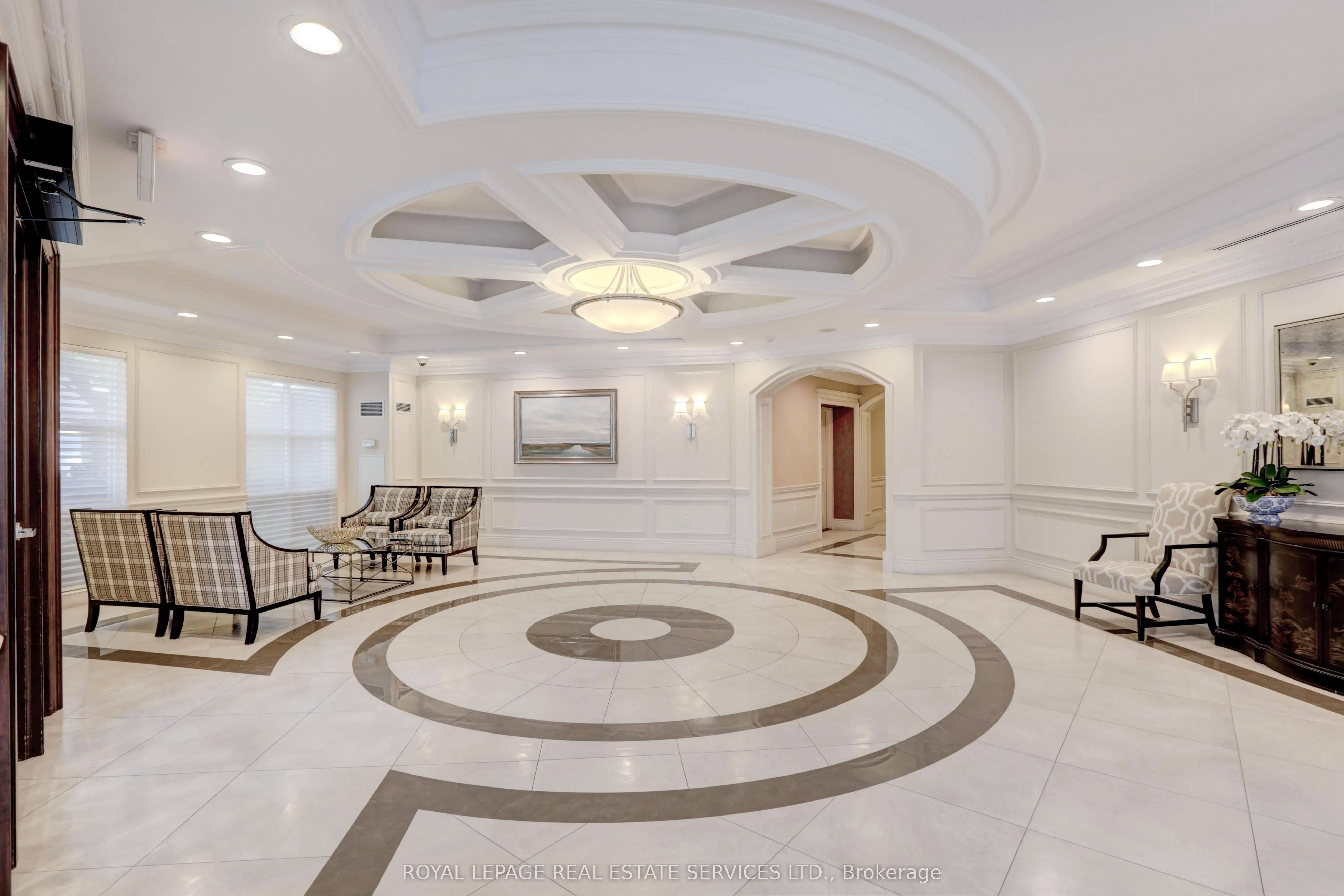 3085 Bloor Street W, #303