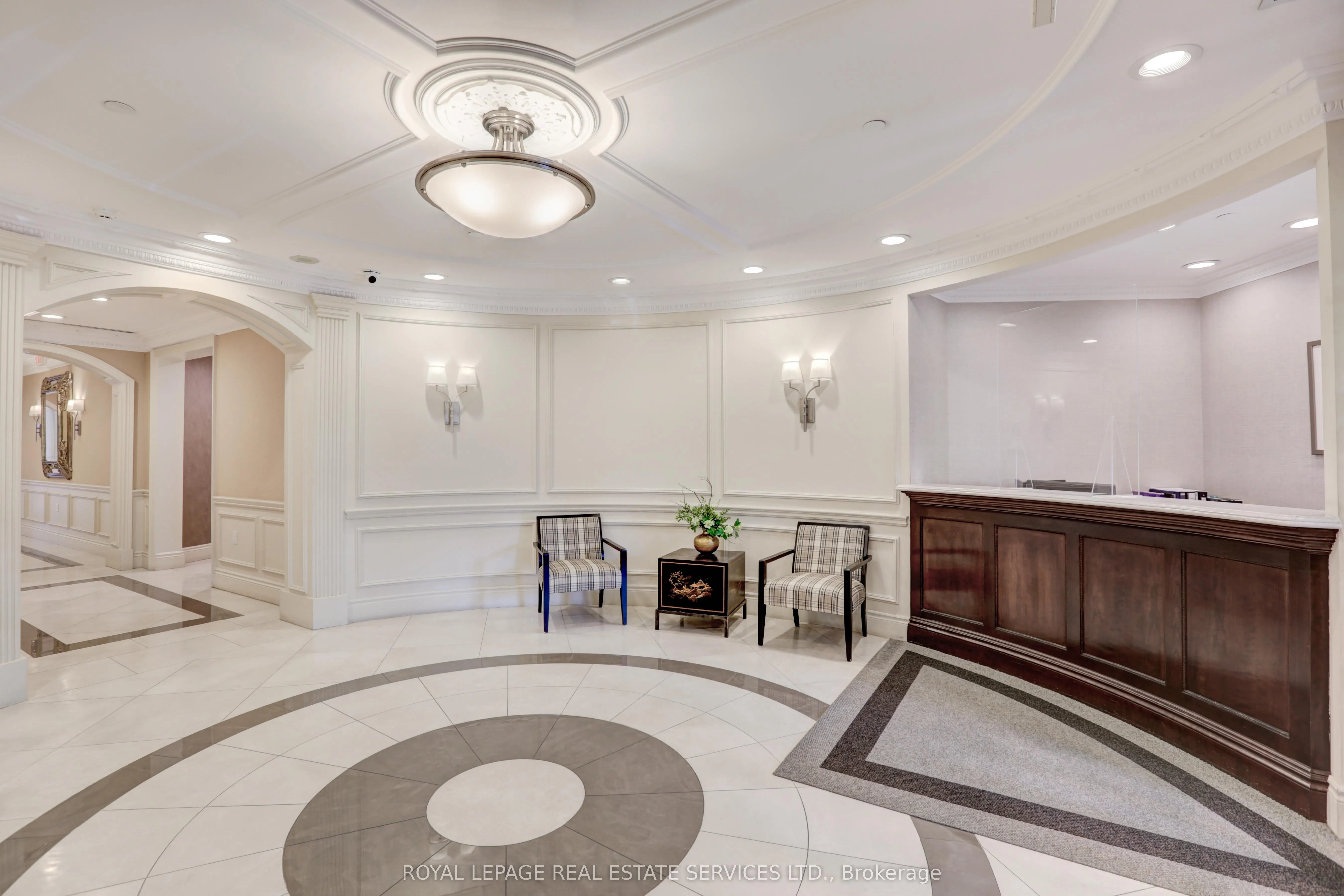 3085 Bloor Street W, #303