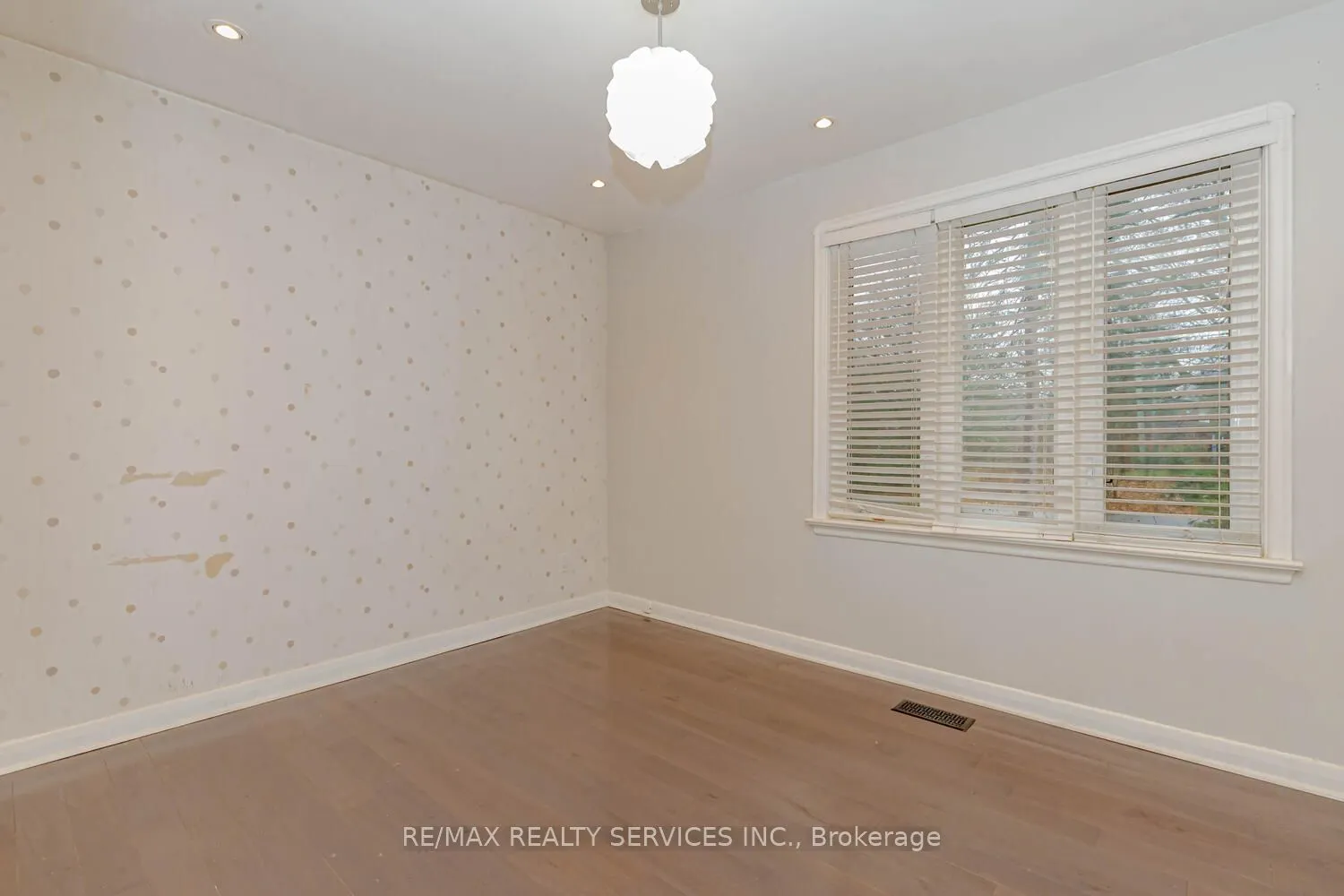 1259 Twin Oaks Dell Drive