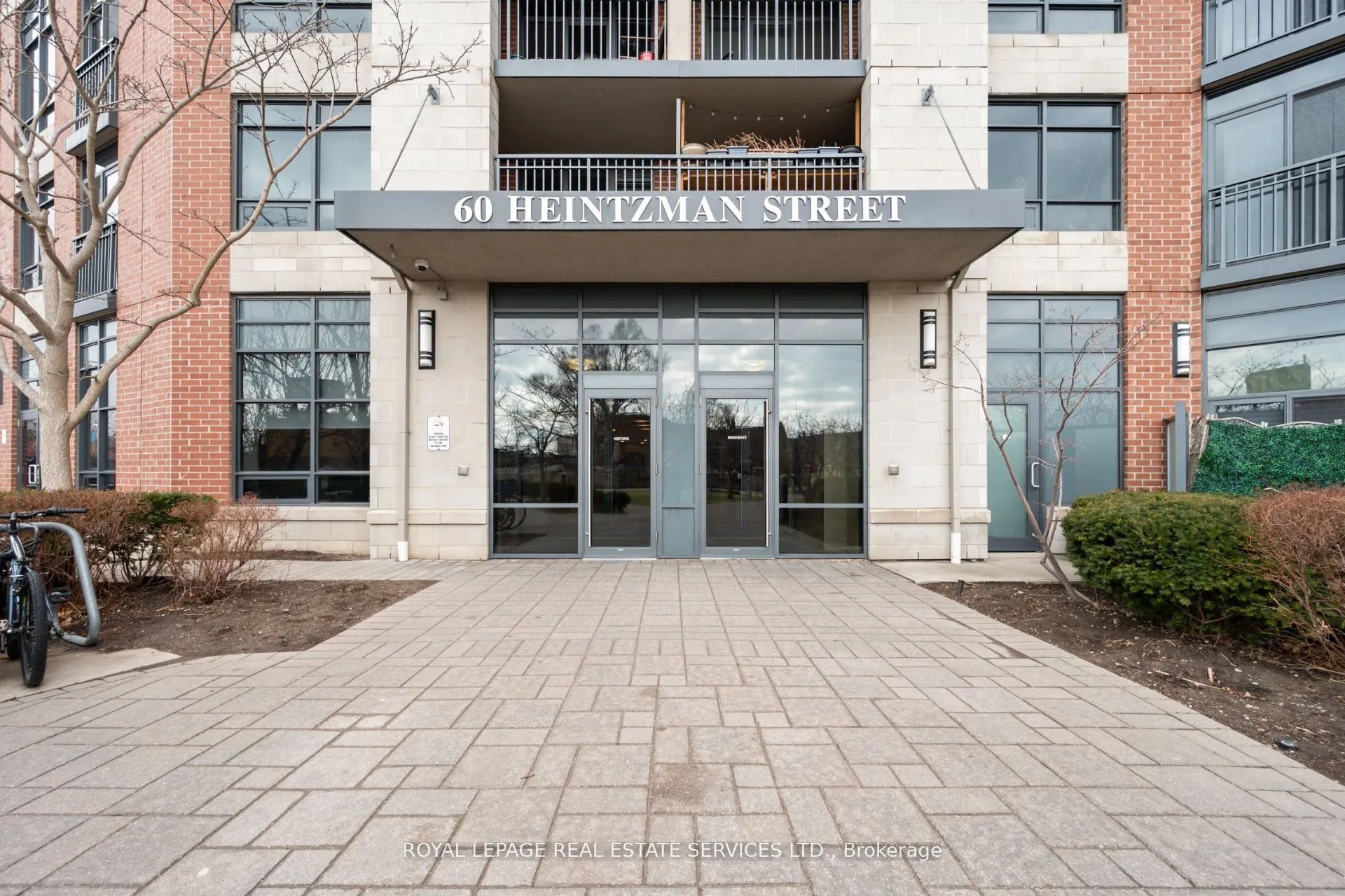 60 Heintzman Street #834