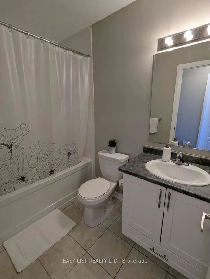 165 Hampshire Way, #131