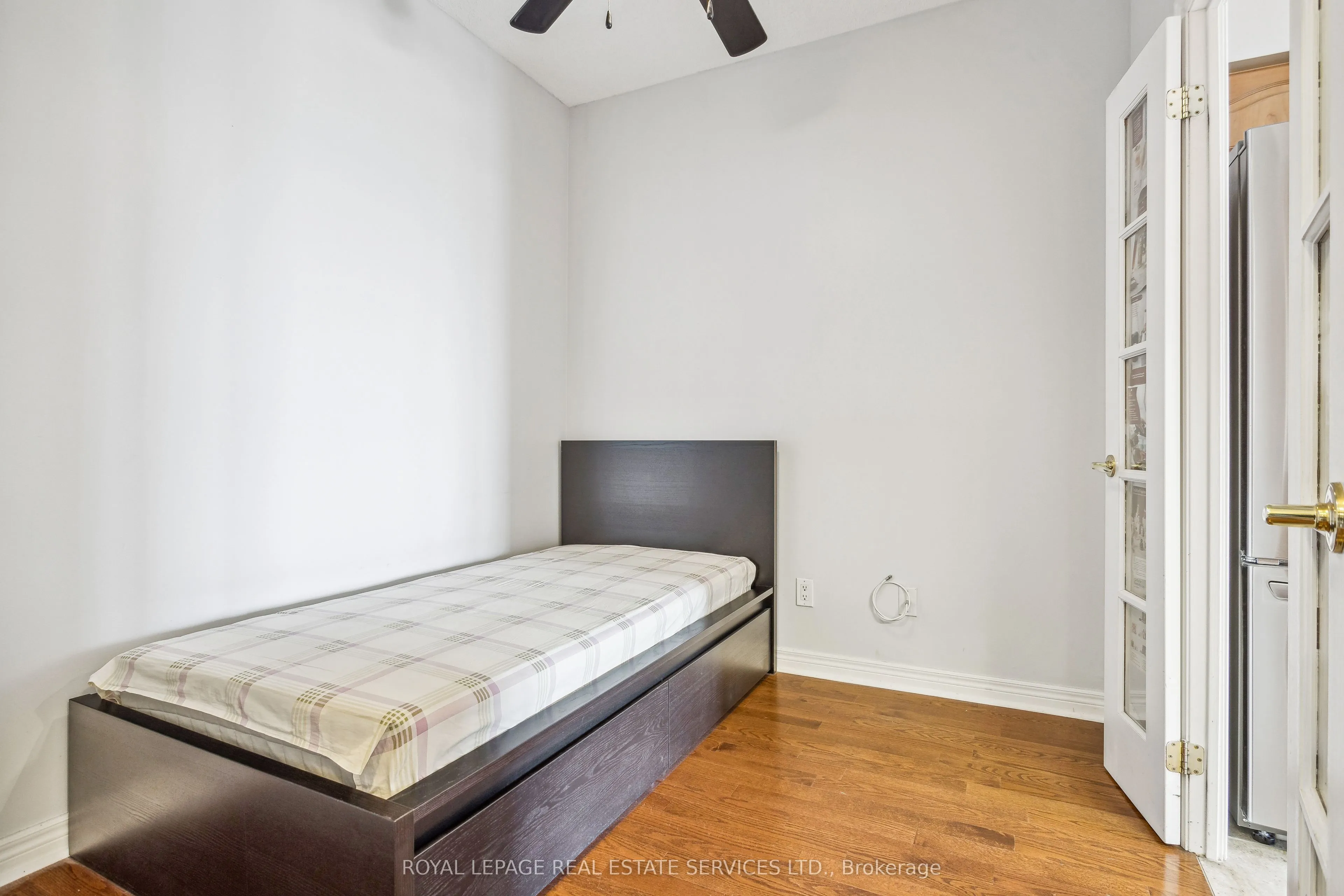 40 Old Mill Road, #PH2
