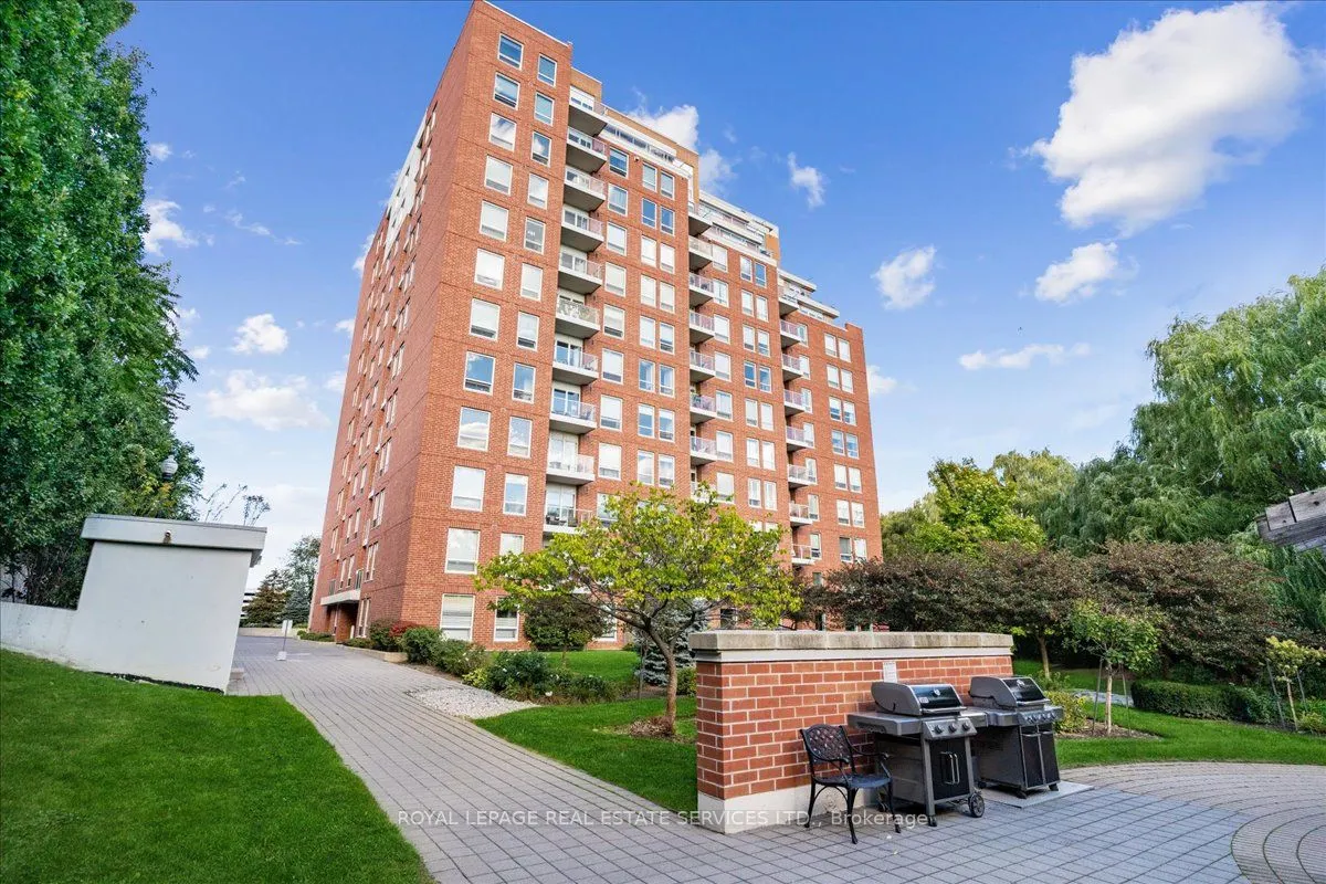 40 Old Mill Road, #PH2
