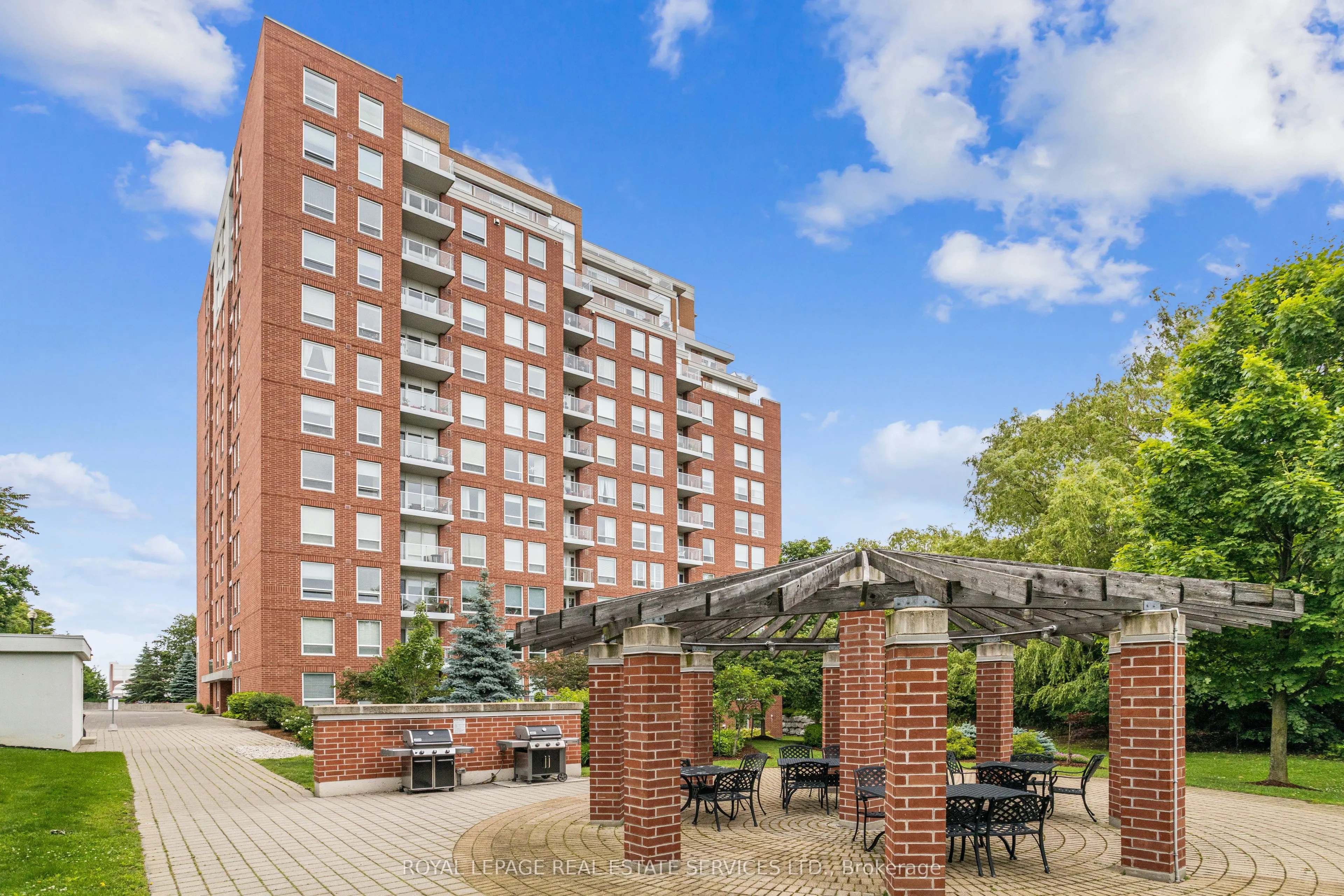 40 Old Mill Road, #PH2