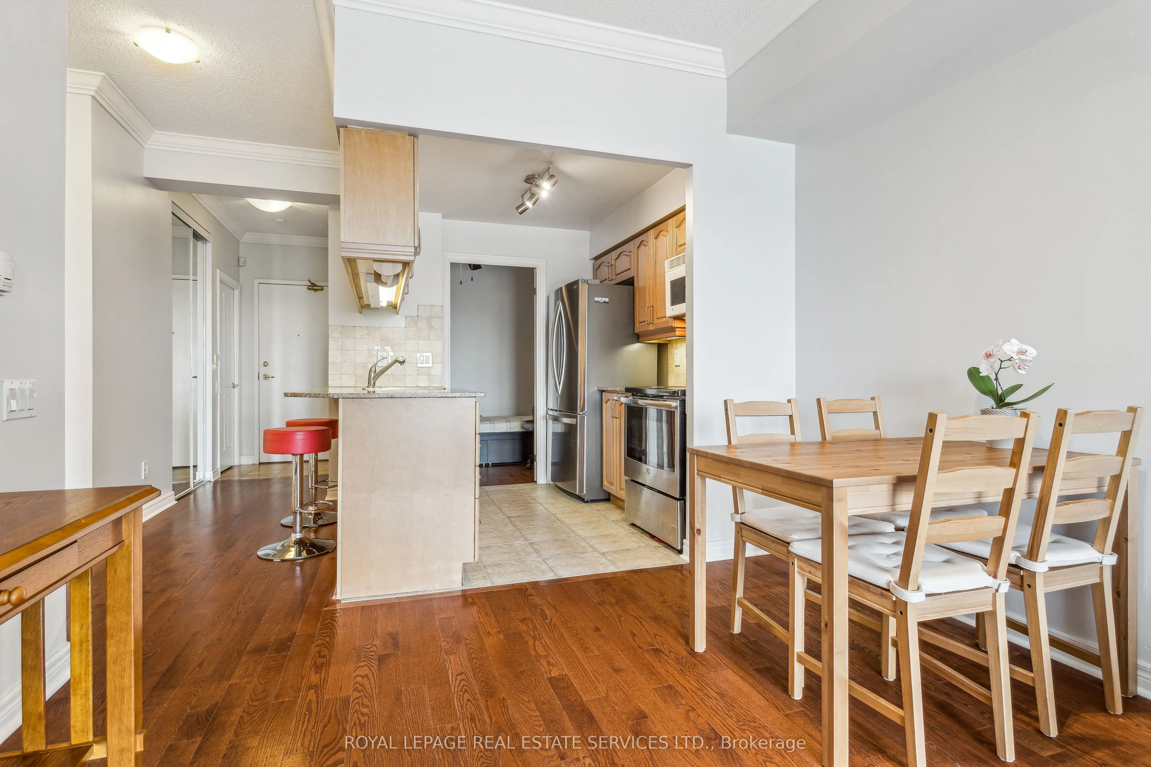40 Old Mill Road, #PH2