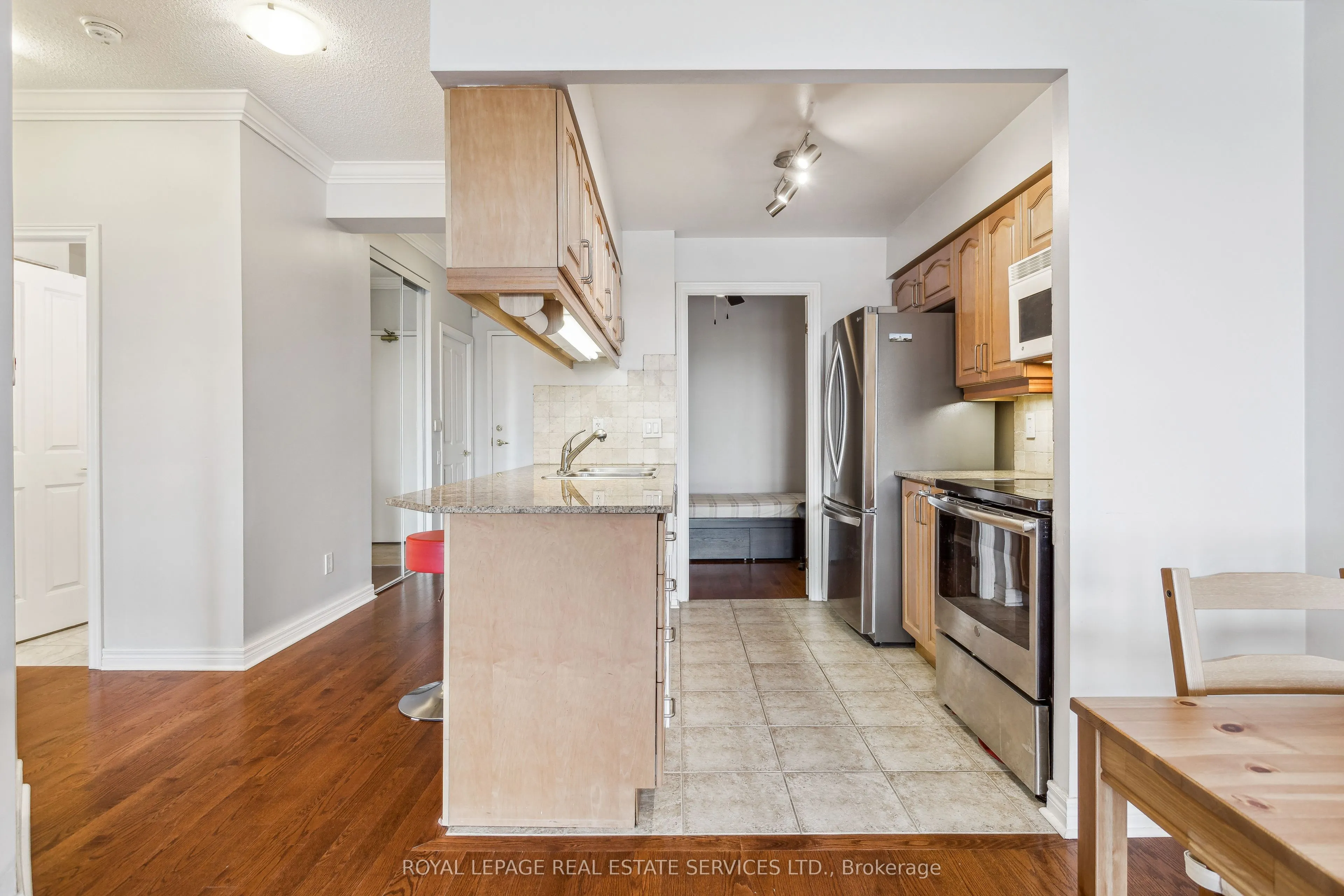 40 Old Mill Road, #PH2