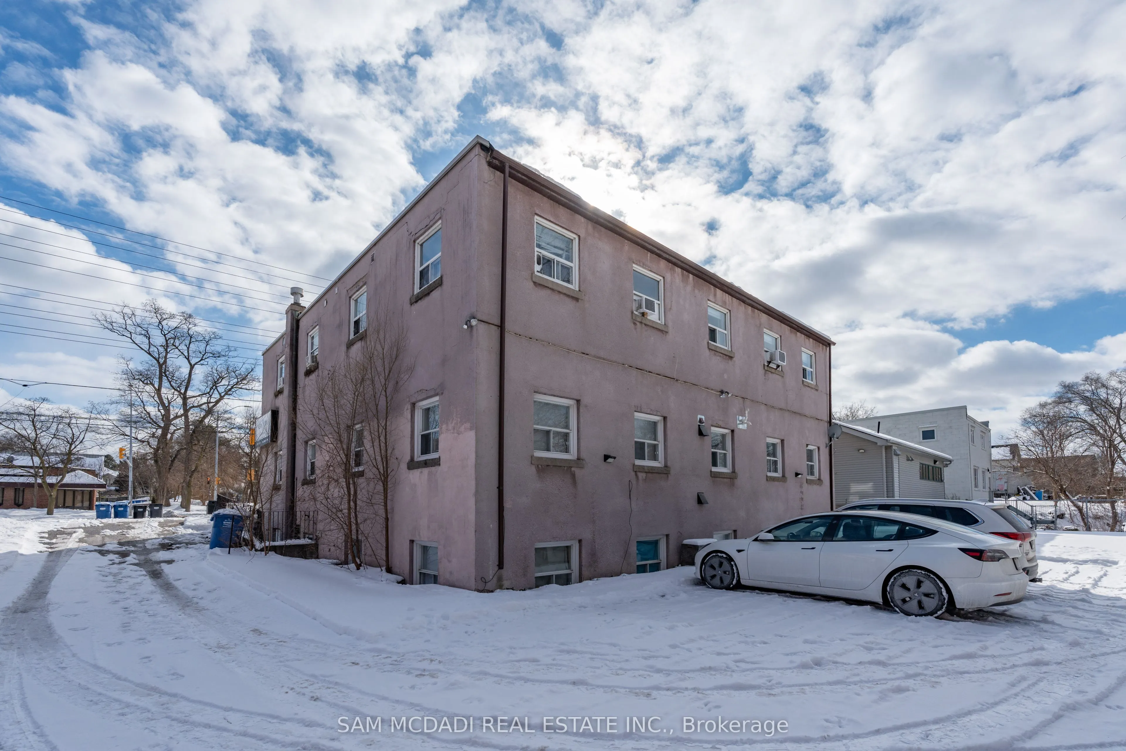1651 Lakeshore Road W