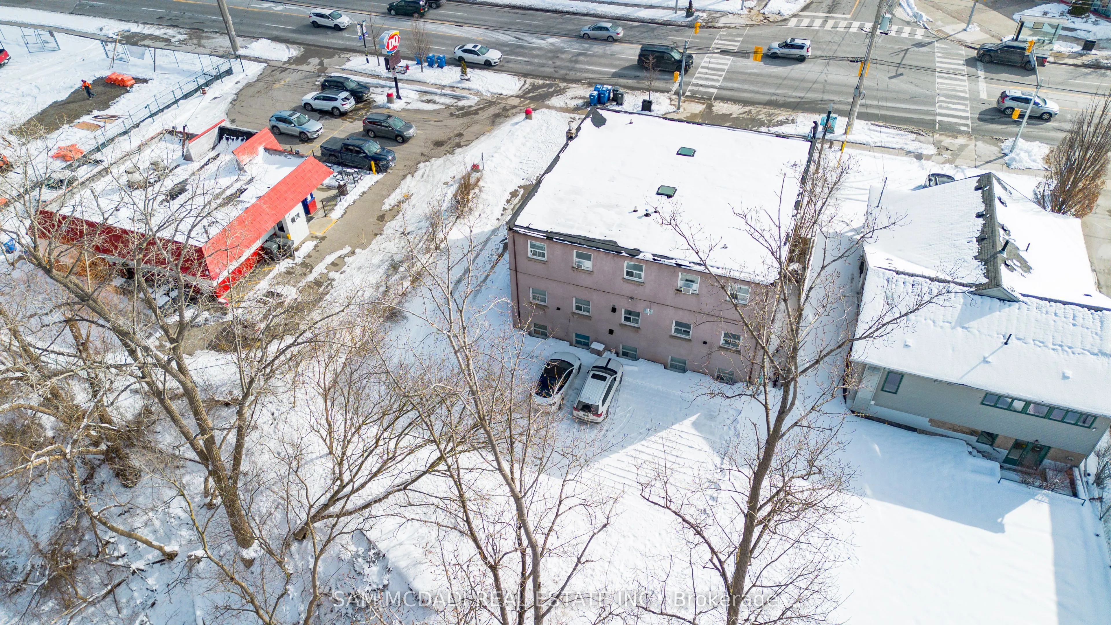 1651 Lakeshore Road W