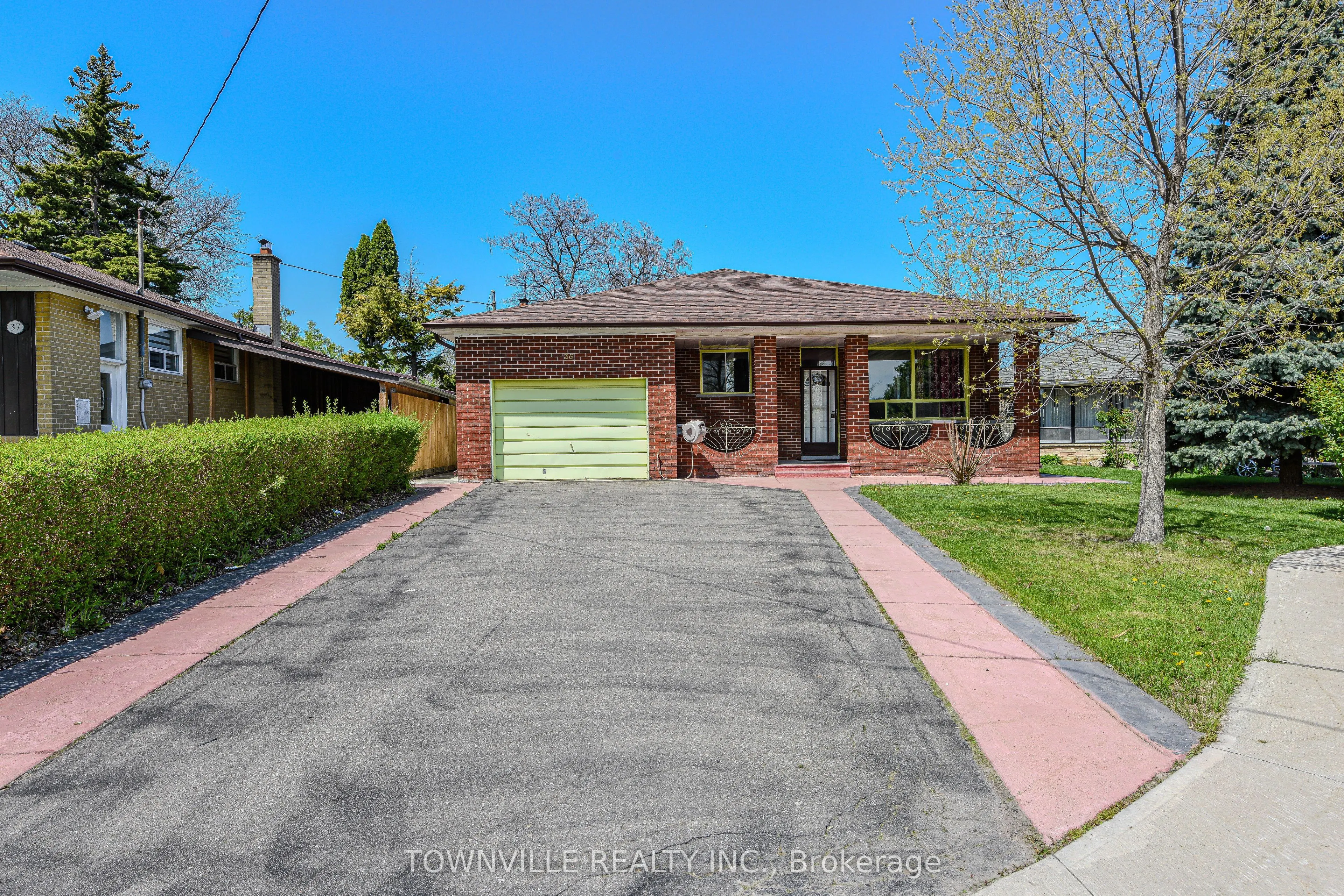 35 Taysham Crescent