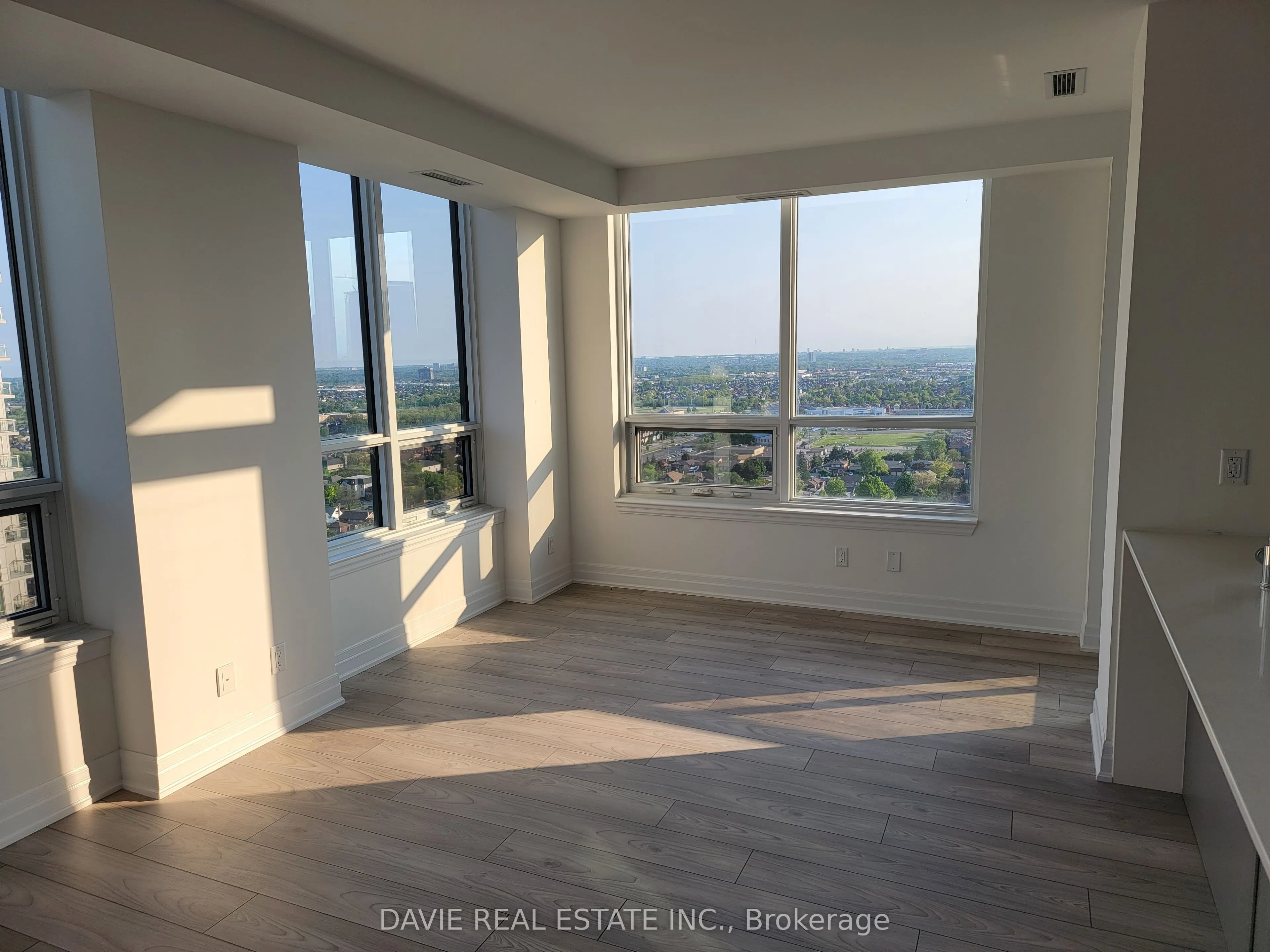 36 Elm Drive W, #2607