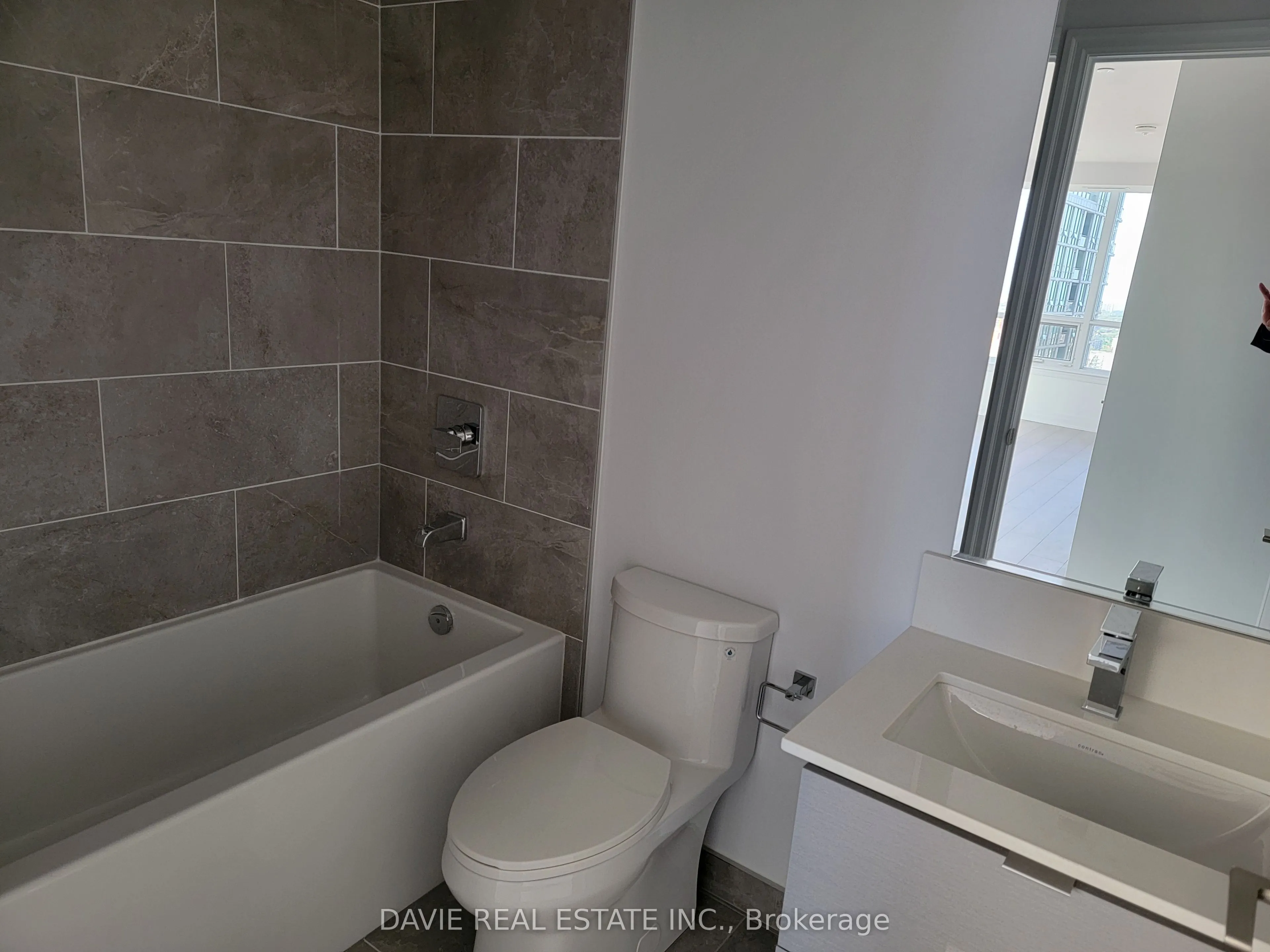 36 Elm Drive W, #2607