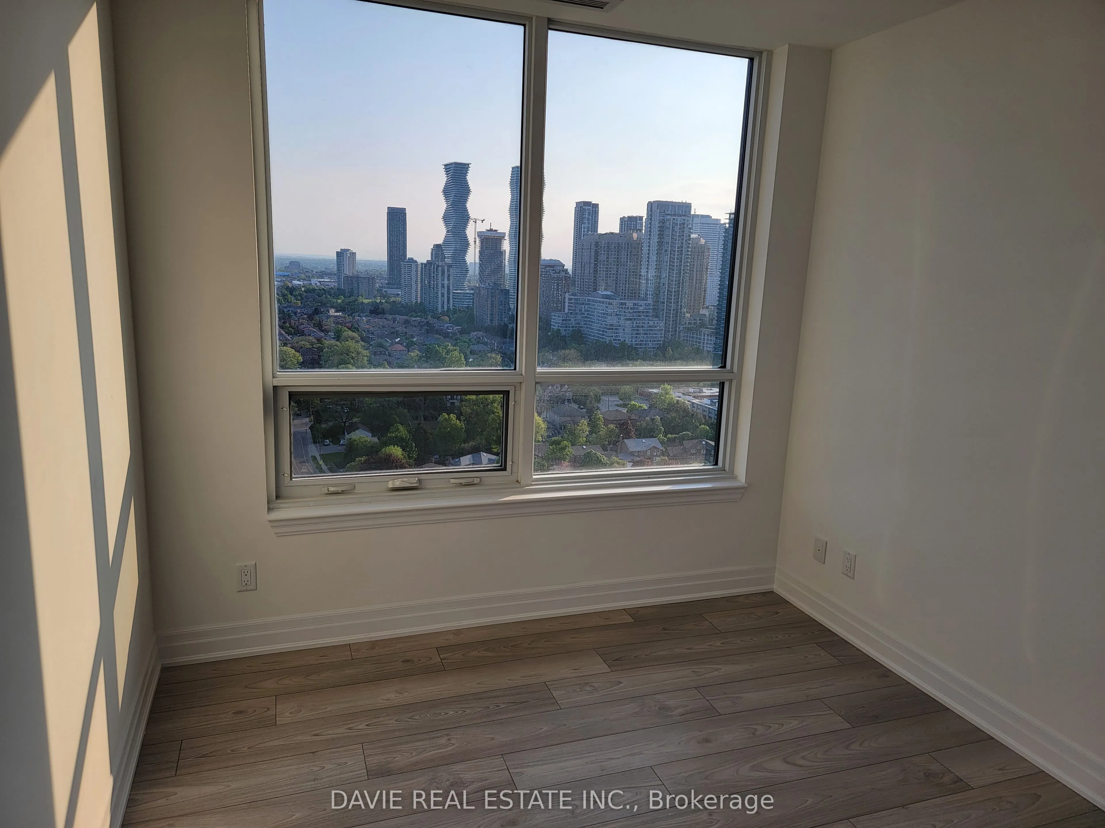 36 Elm Drive W, #2607