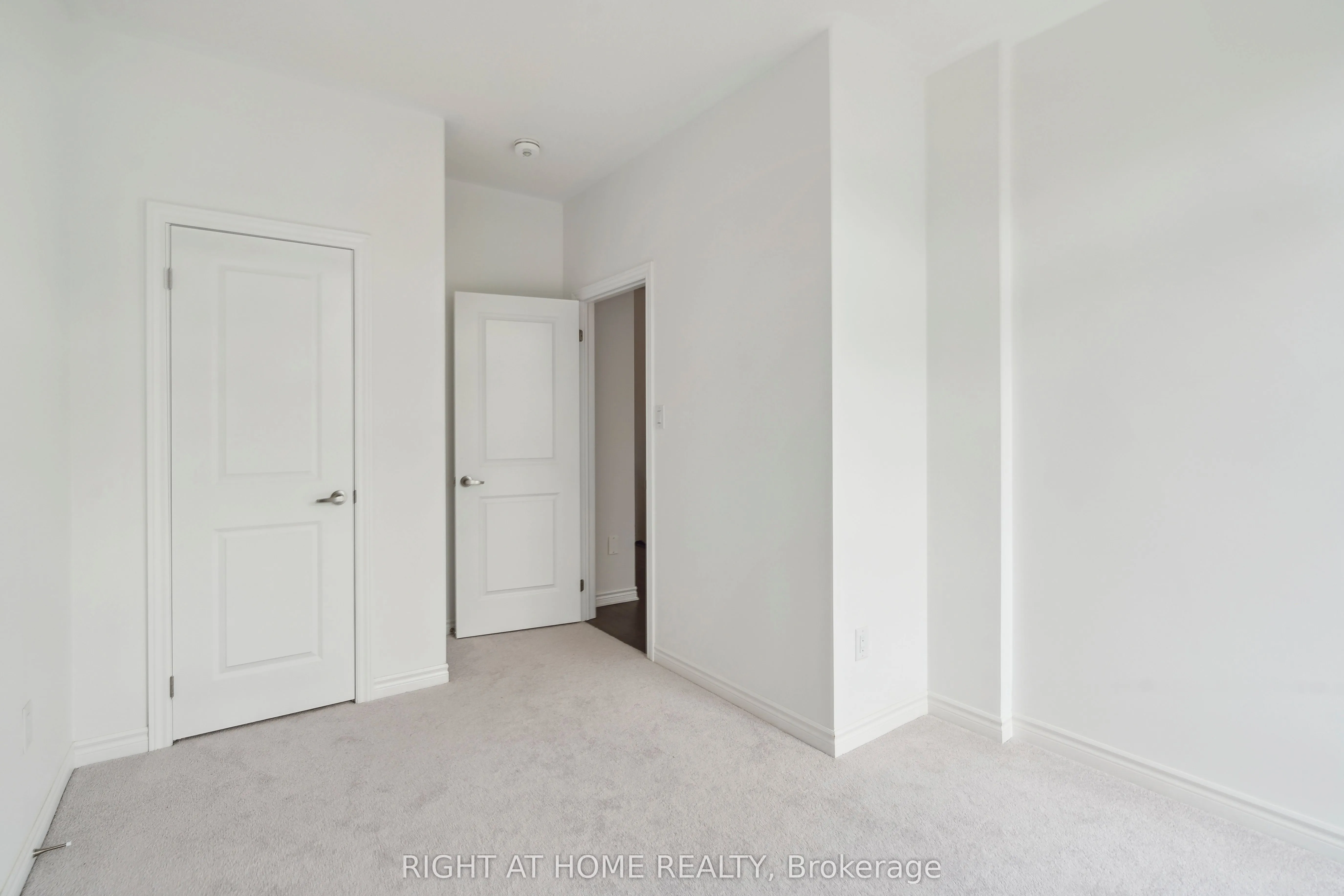 2495 Littlefield Crescent