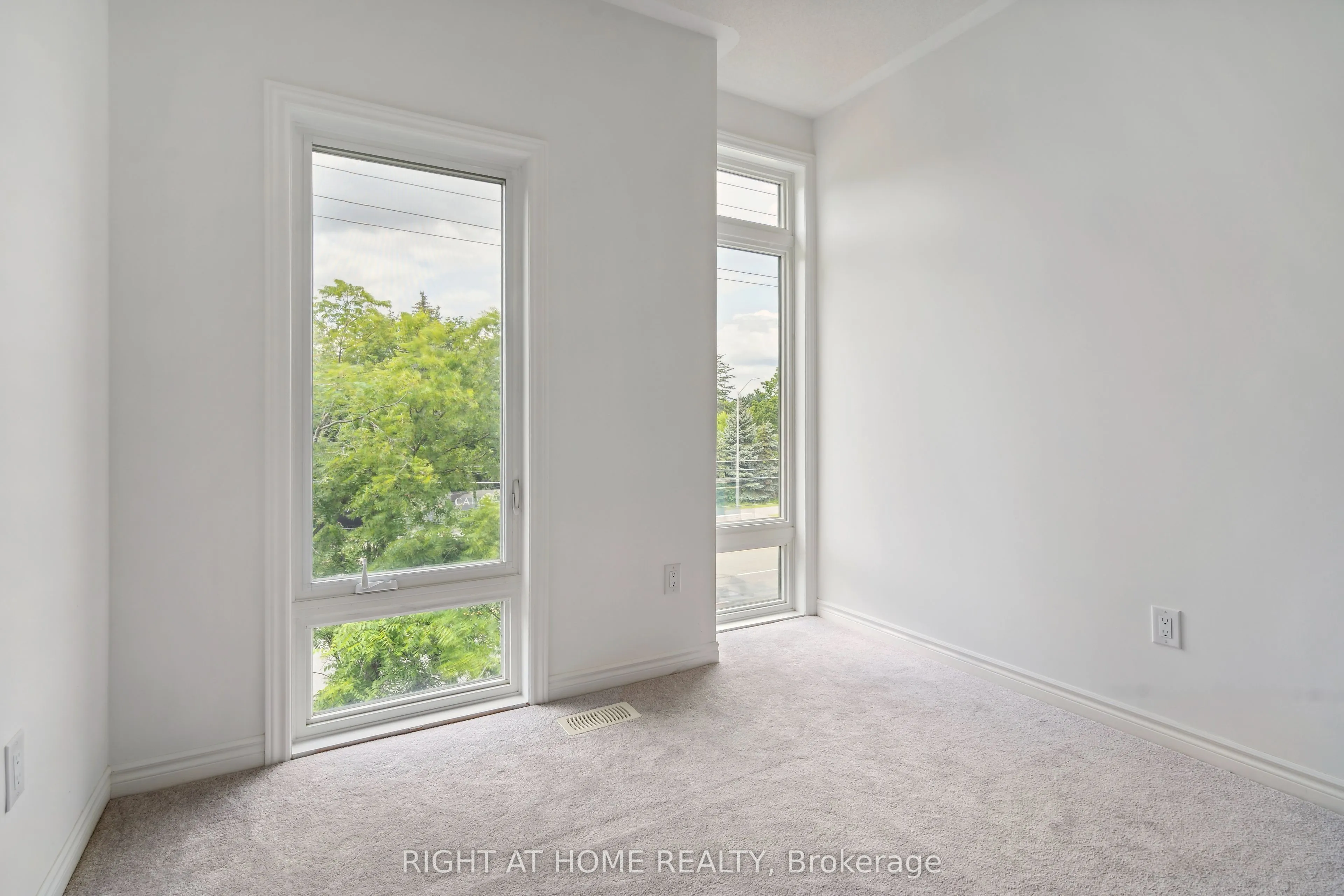 2495 Littlefield Crescent