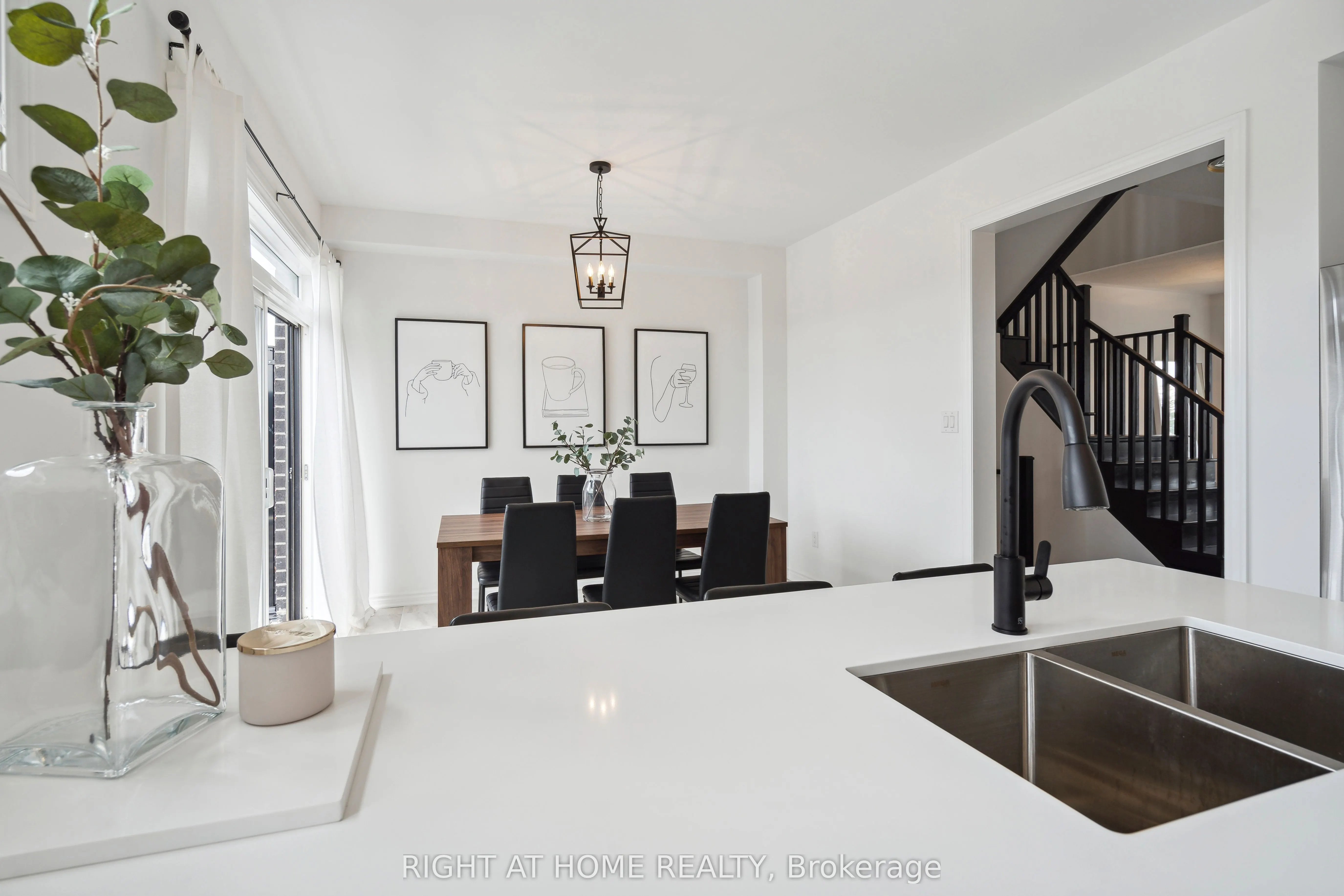 2495 Littlefield Crescent