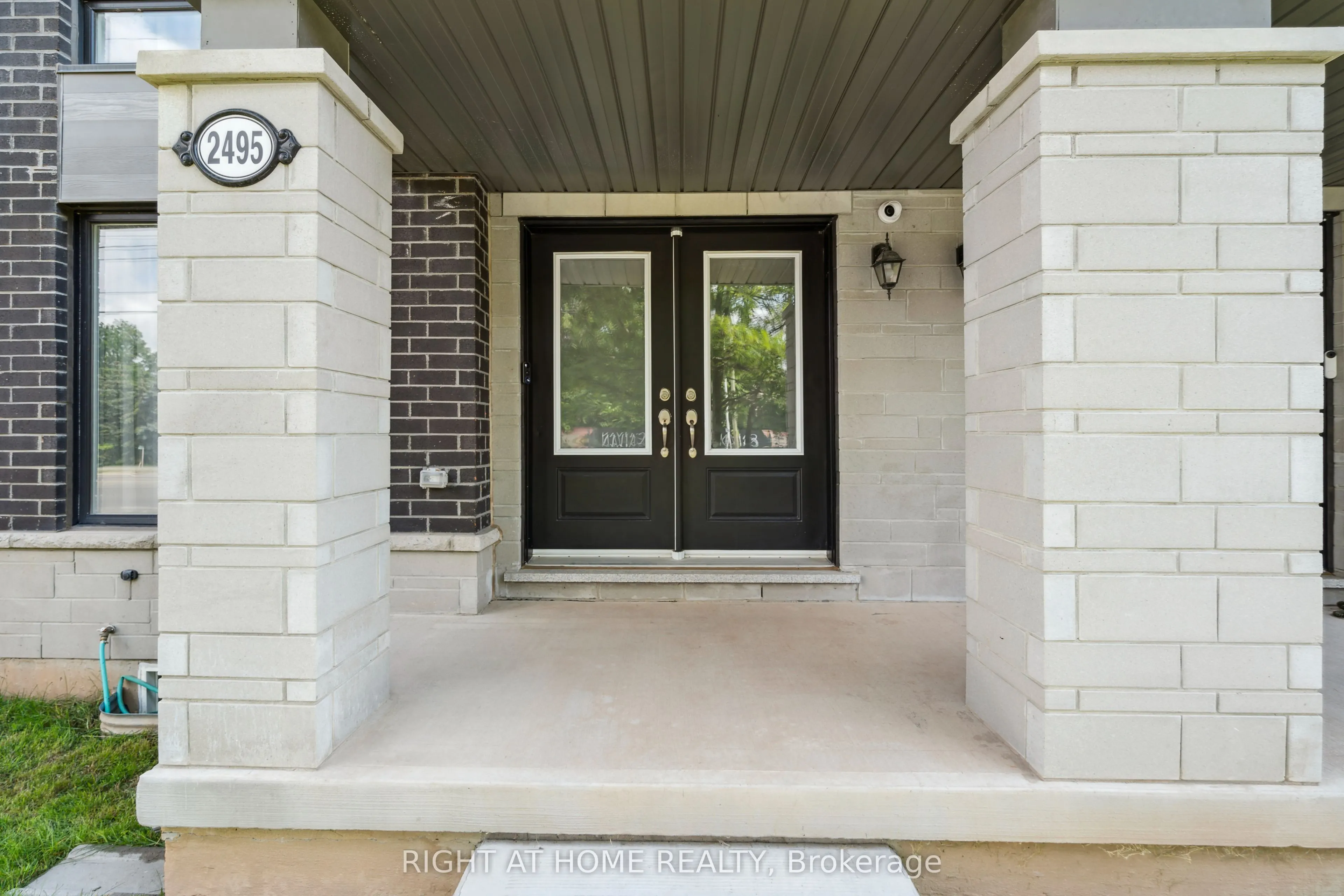 2495 Littlefield Crescent