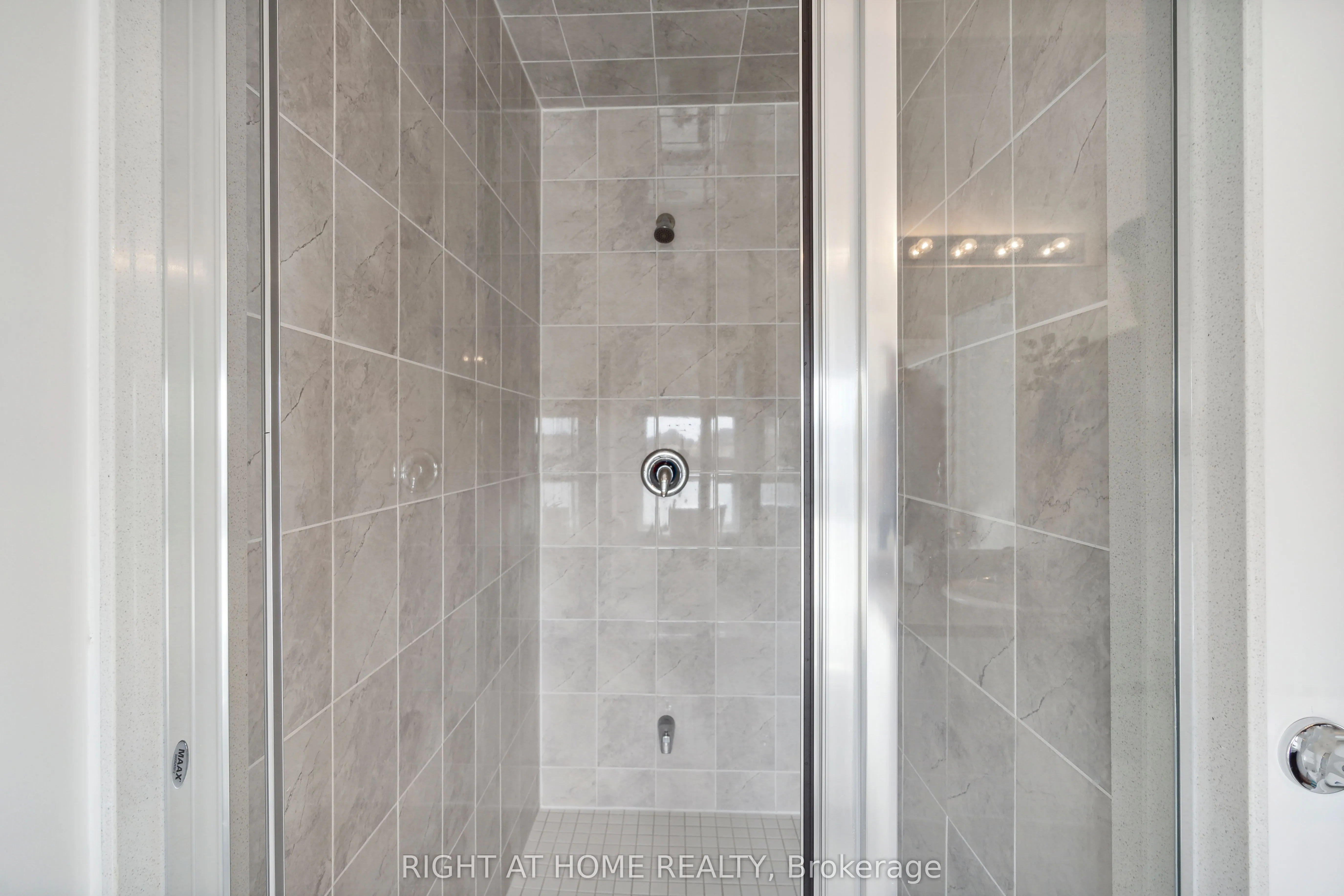 2495 Littlefield Crescent