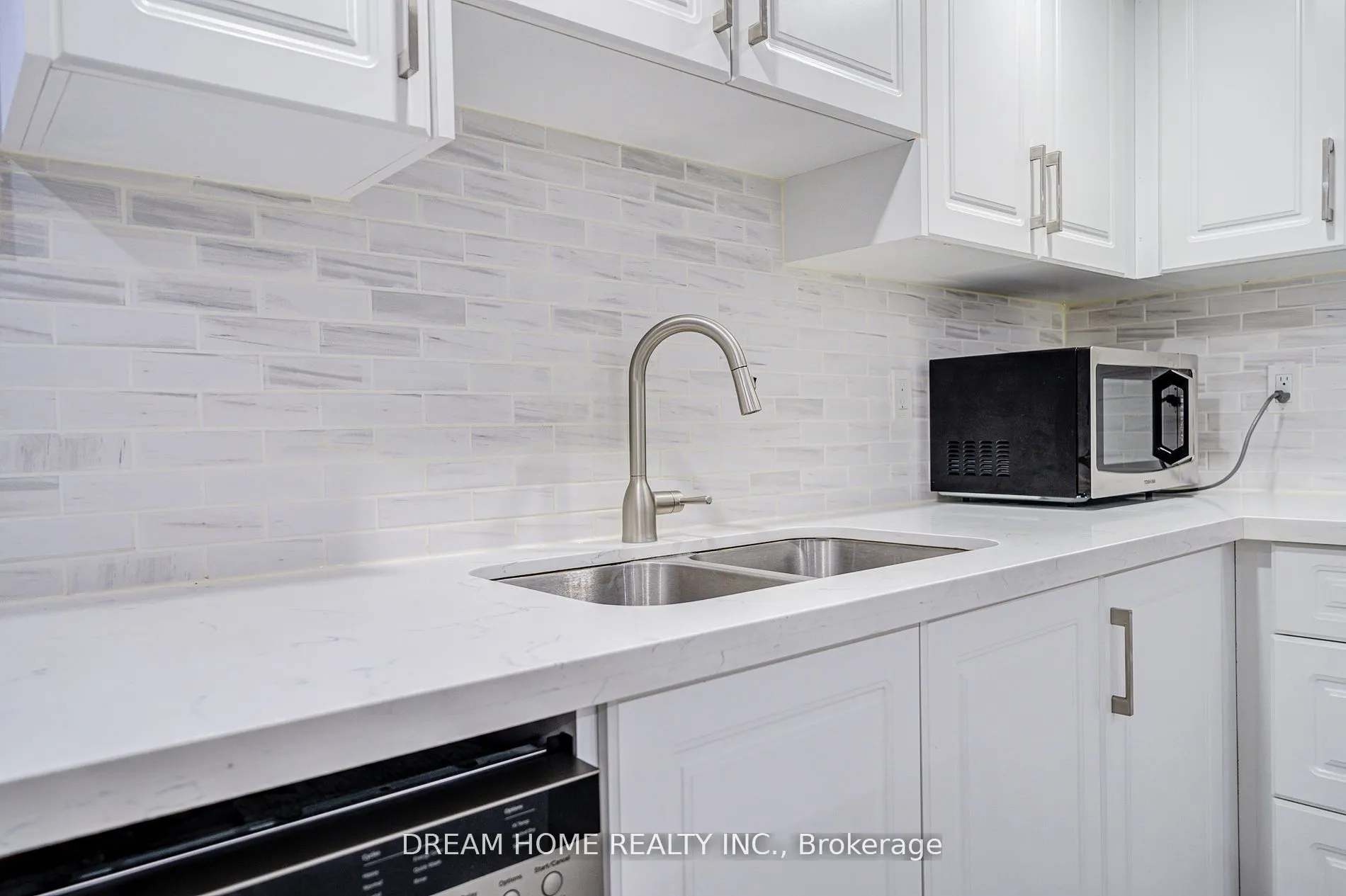 1323 Shamir Crescent
