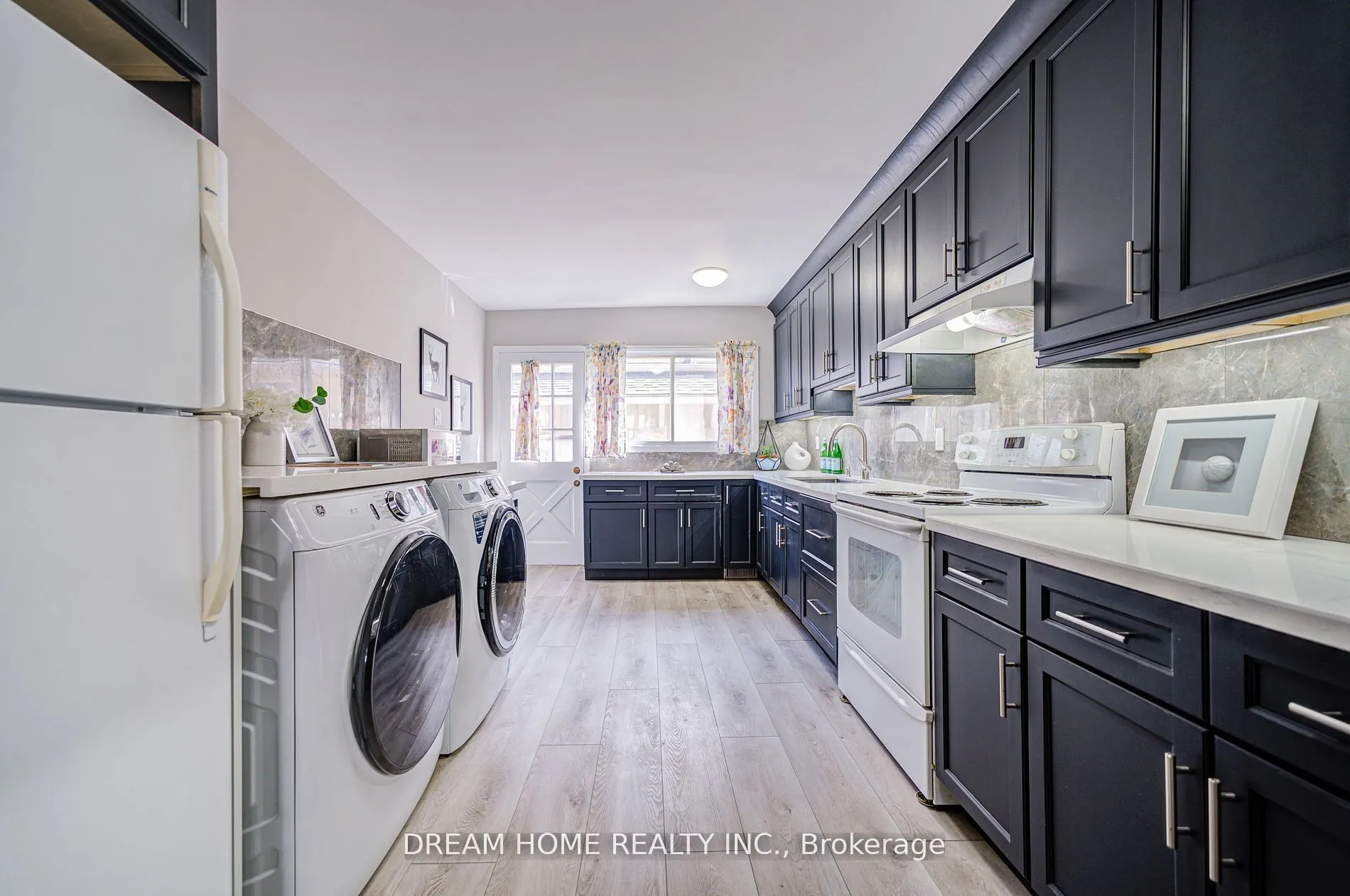1323 Shamir Crescent