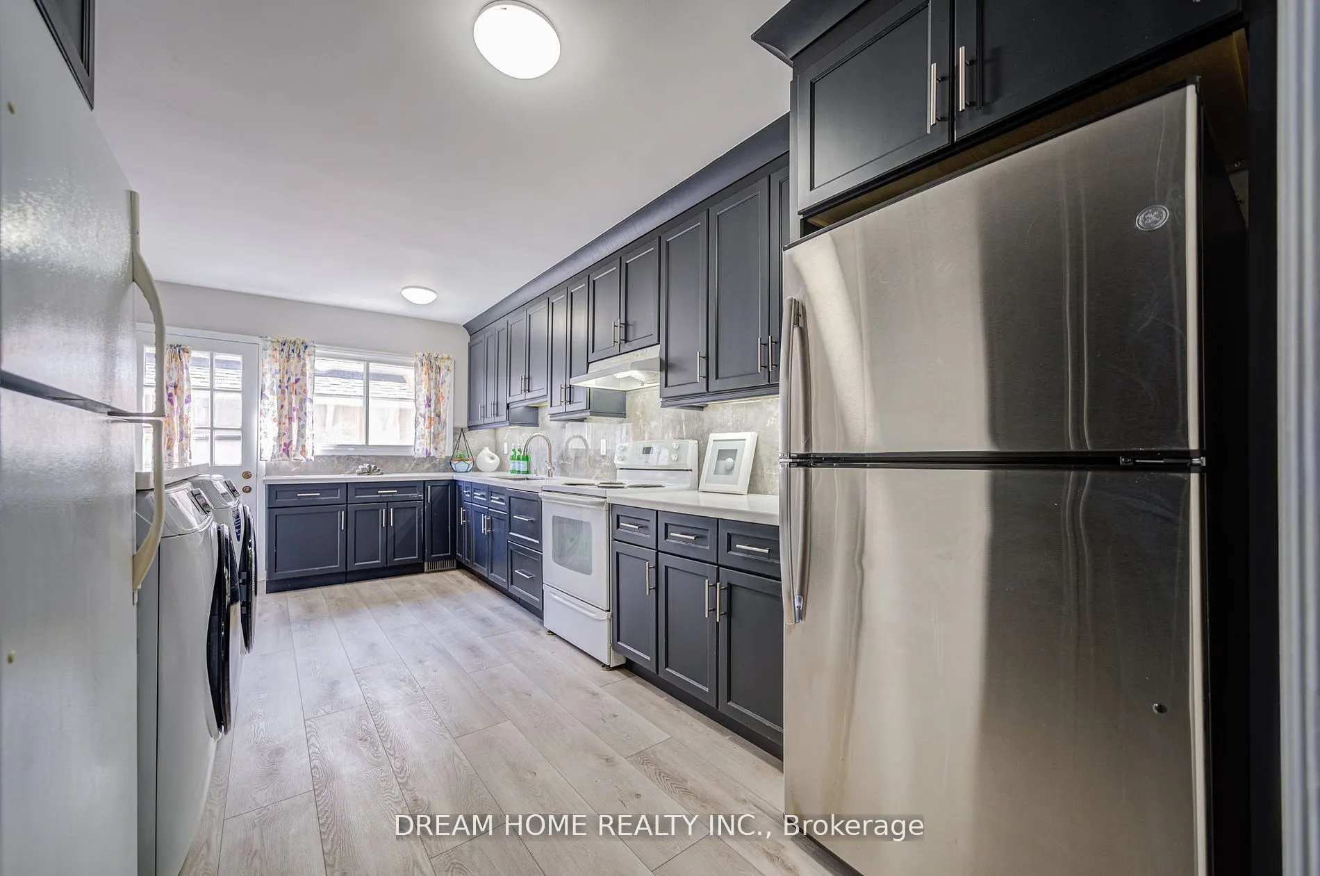 1323 Shamir Crescent
