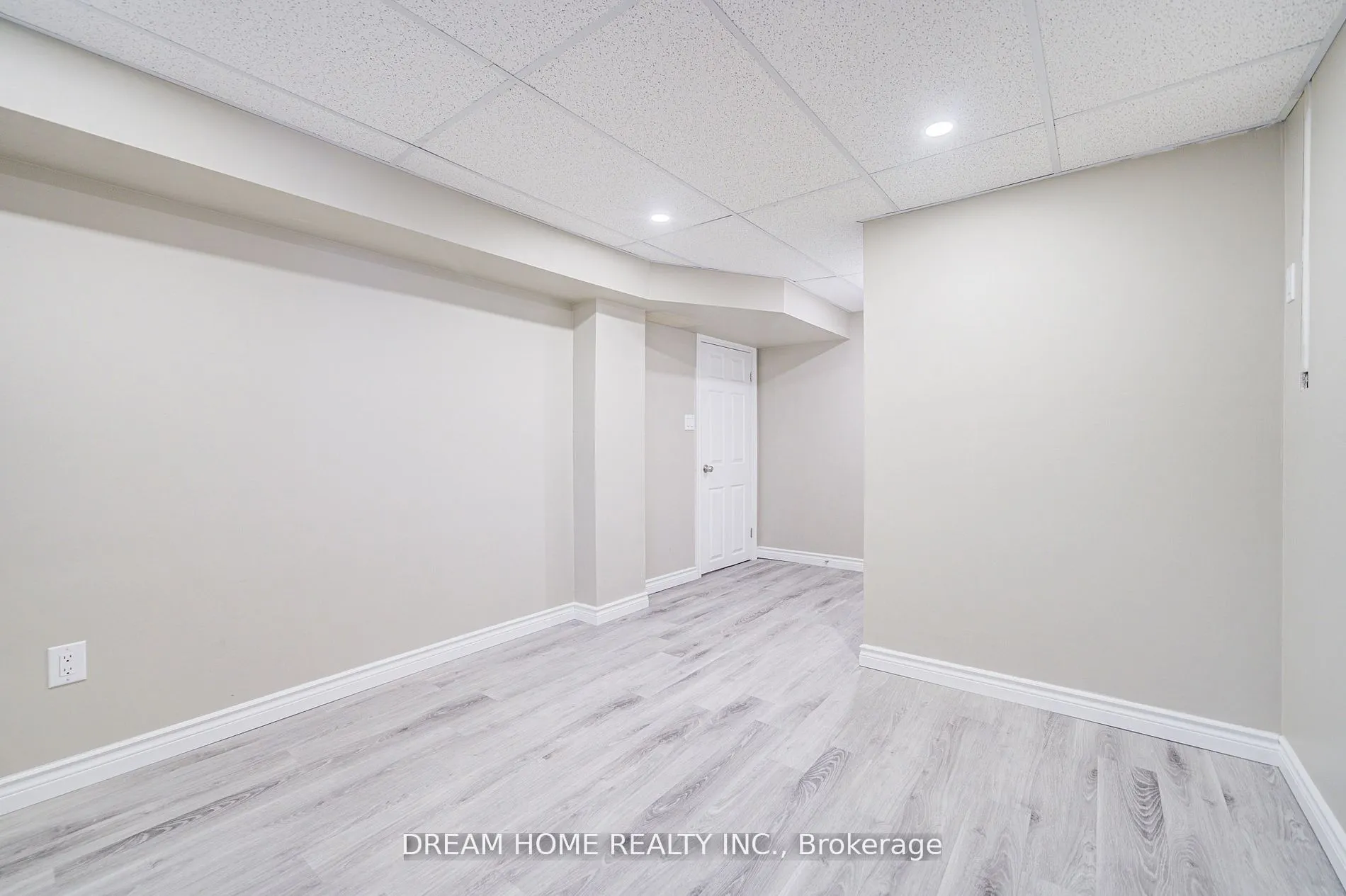1323 Shamir Crescent