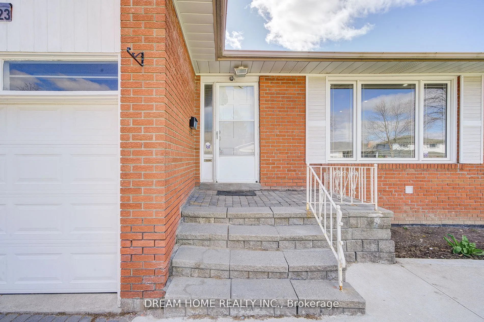 1323 Shamir Crescent
