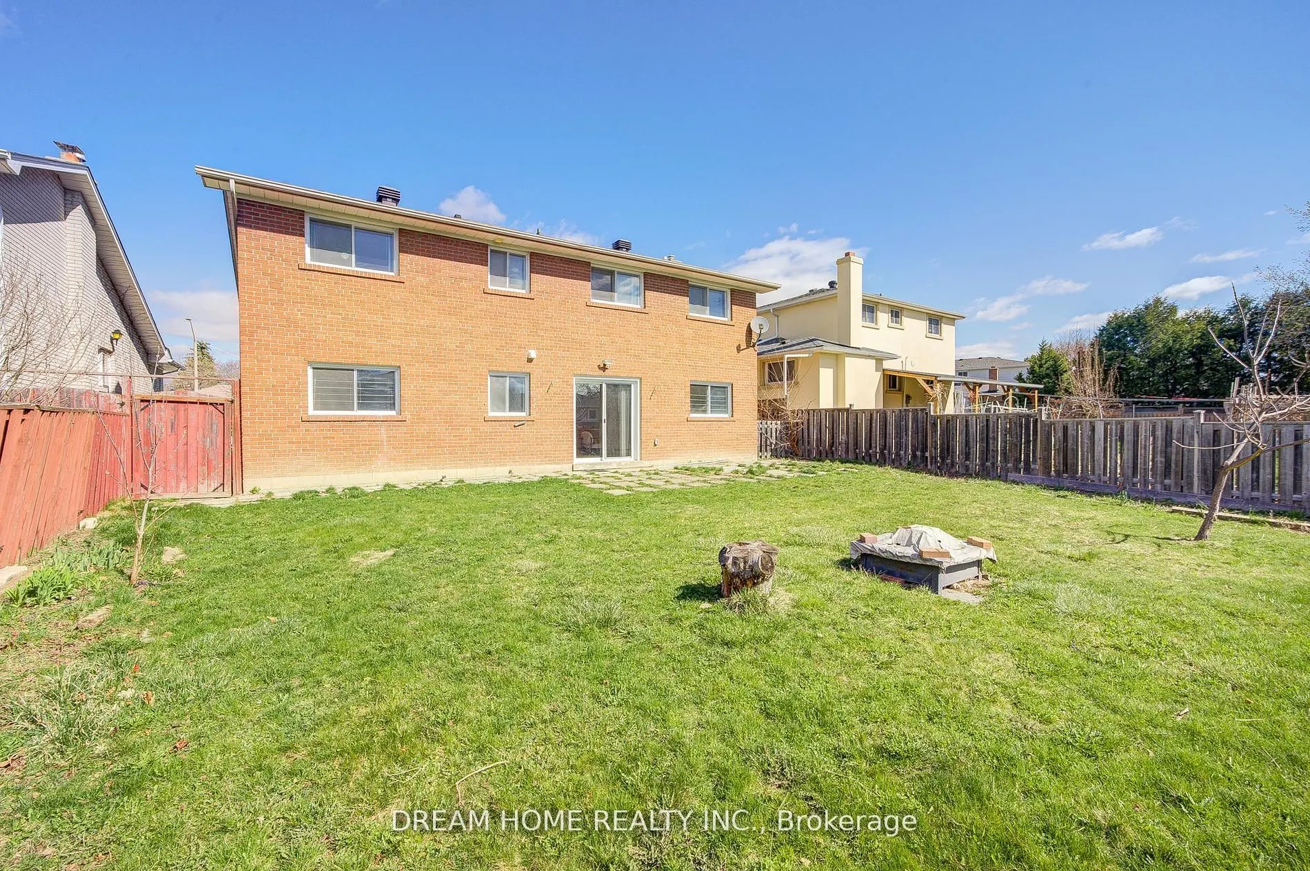 1323 Shamir Crescent