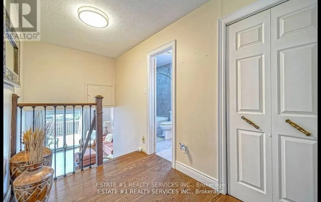 84 Simmons Boulevard