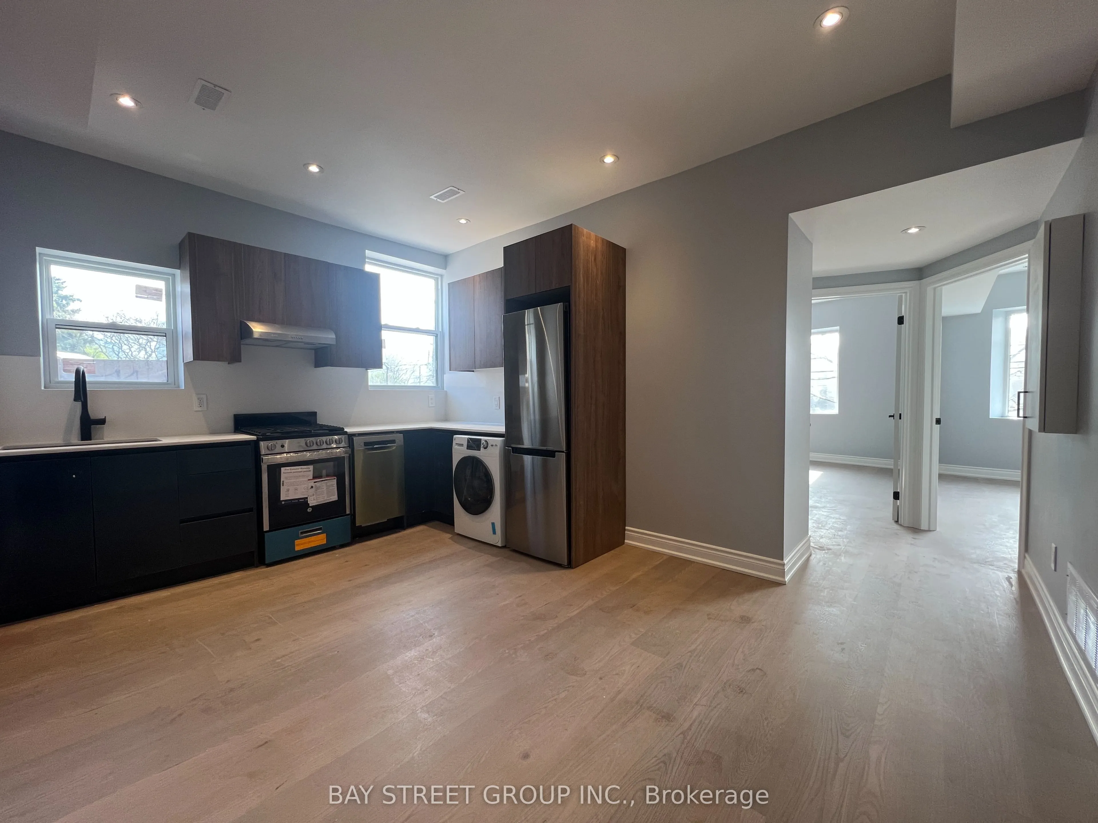 2386 Lake Shore Boulevard W, #201