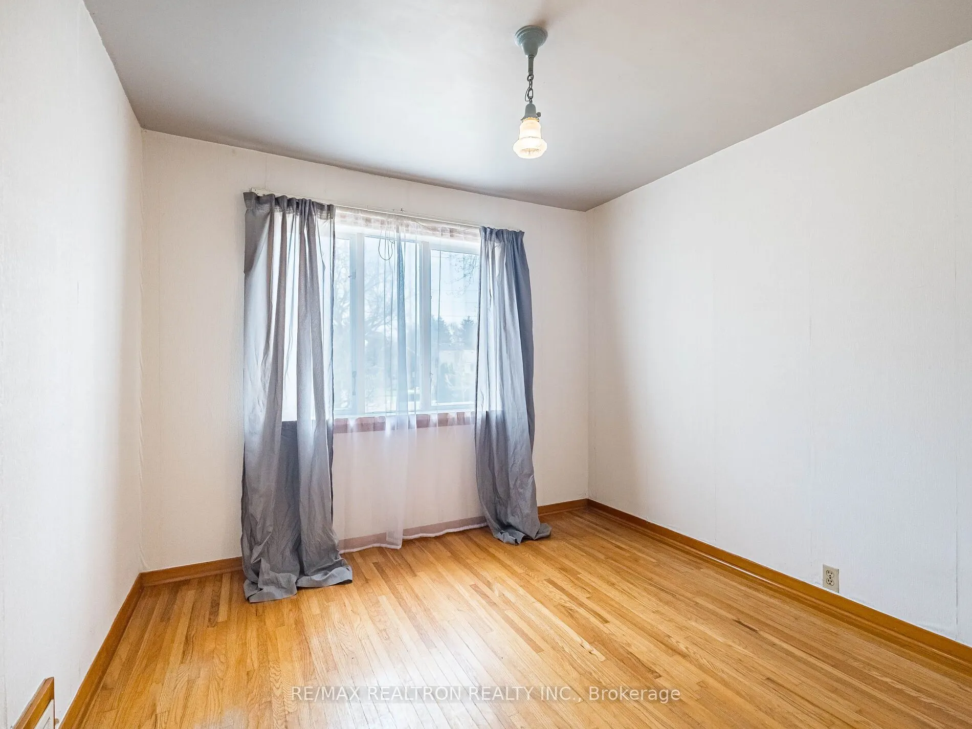 872 Royal York Road
