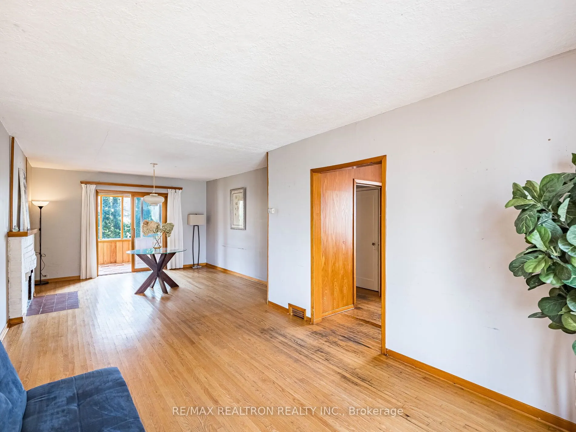 872 Royal York Road