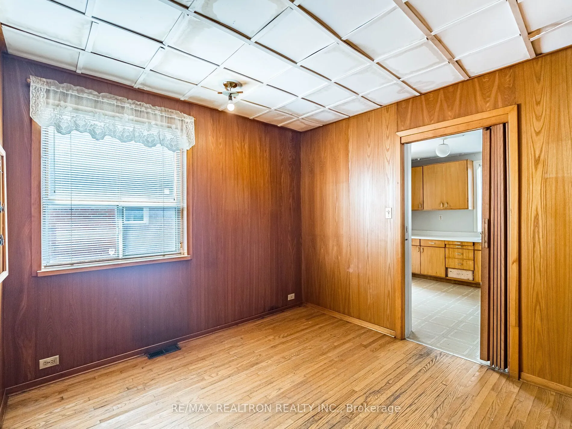 872 Royal York Road
