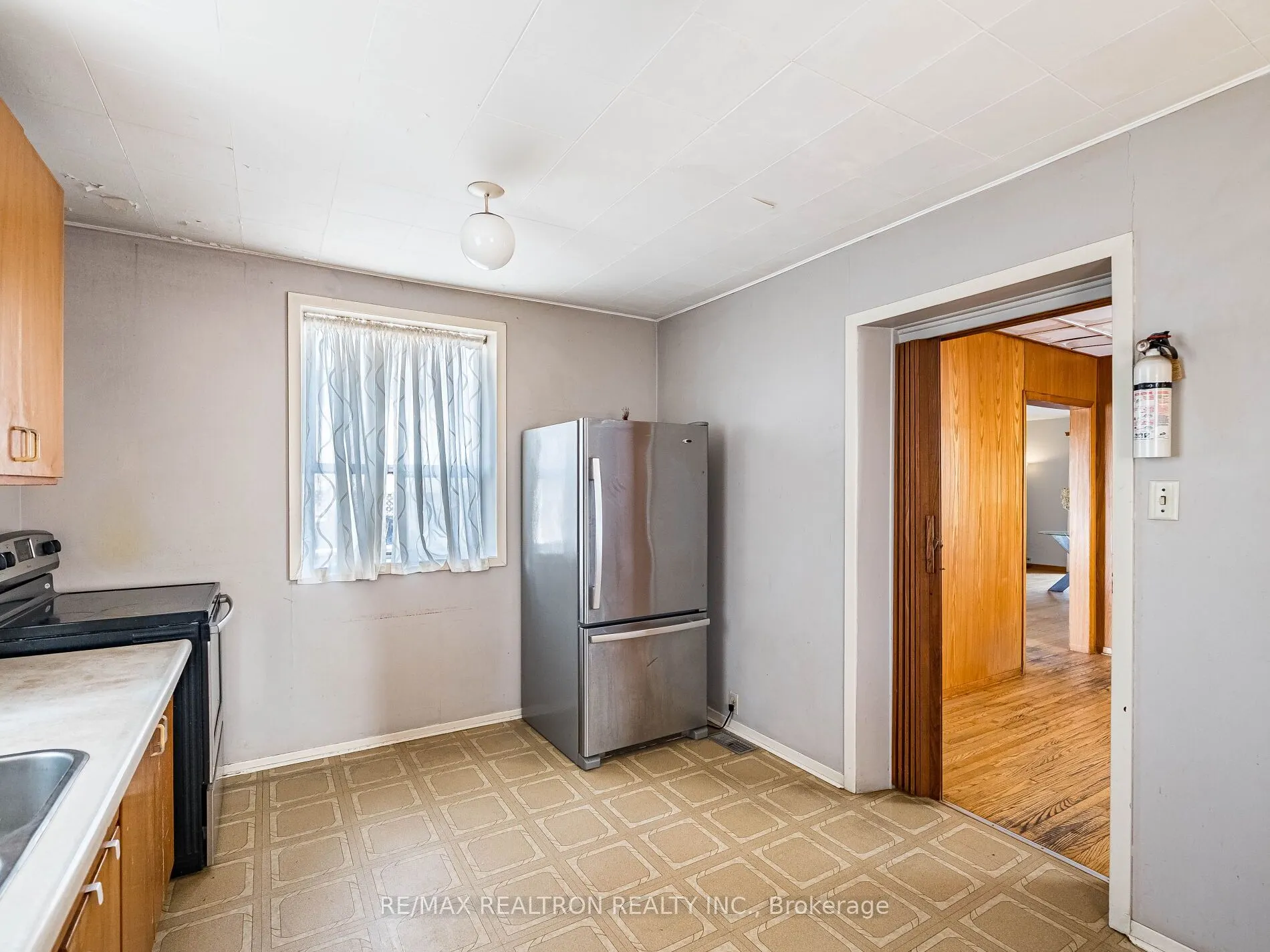 872 Royal York Road