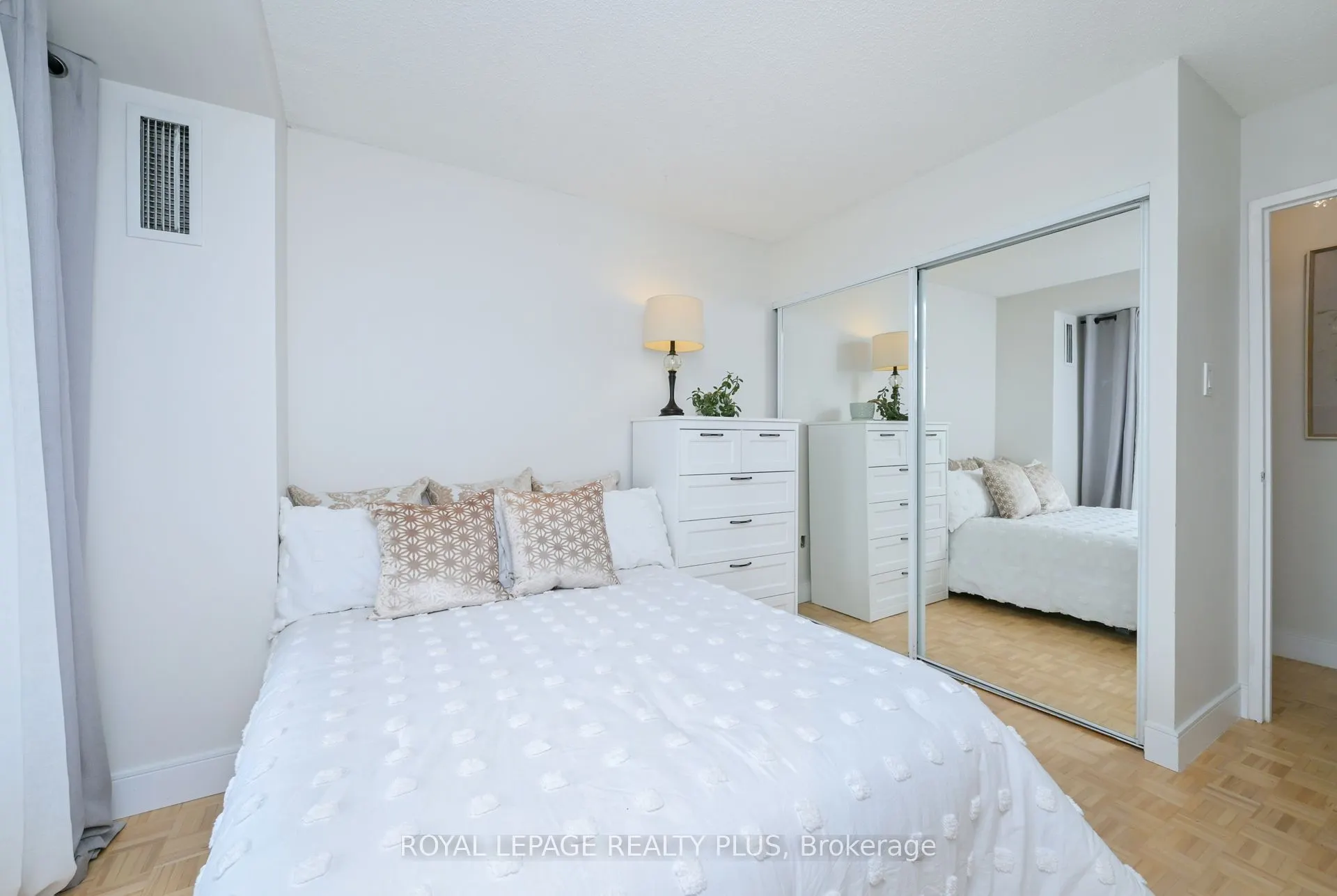 8 Lisa Street, #2306