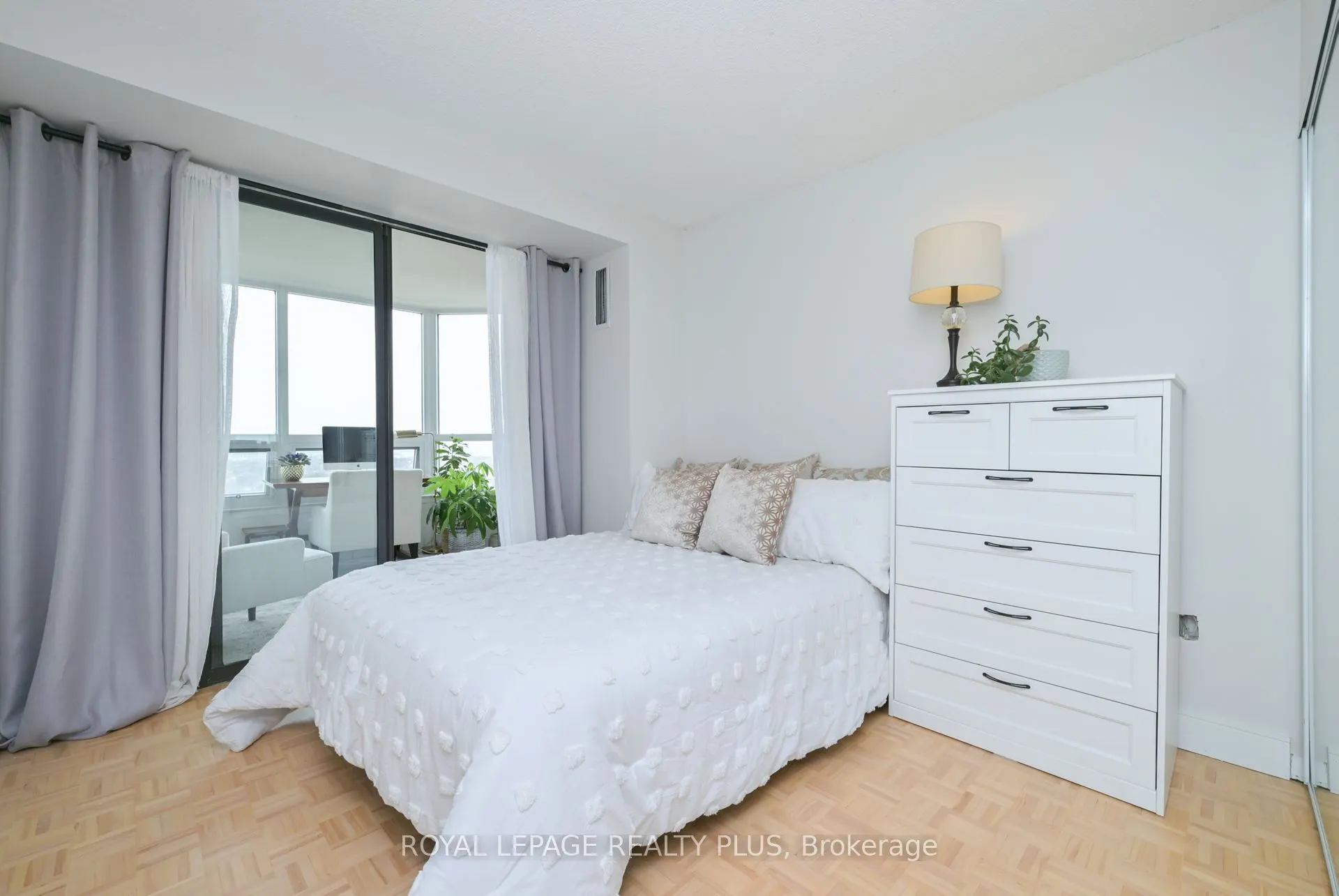 8 Lisa Street, #2306