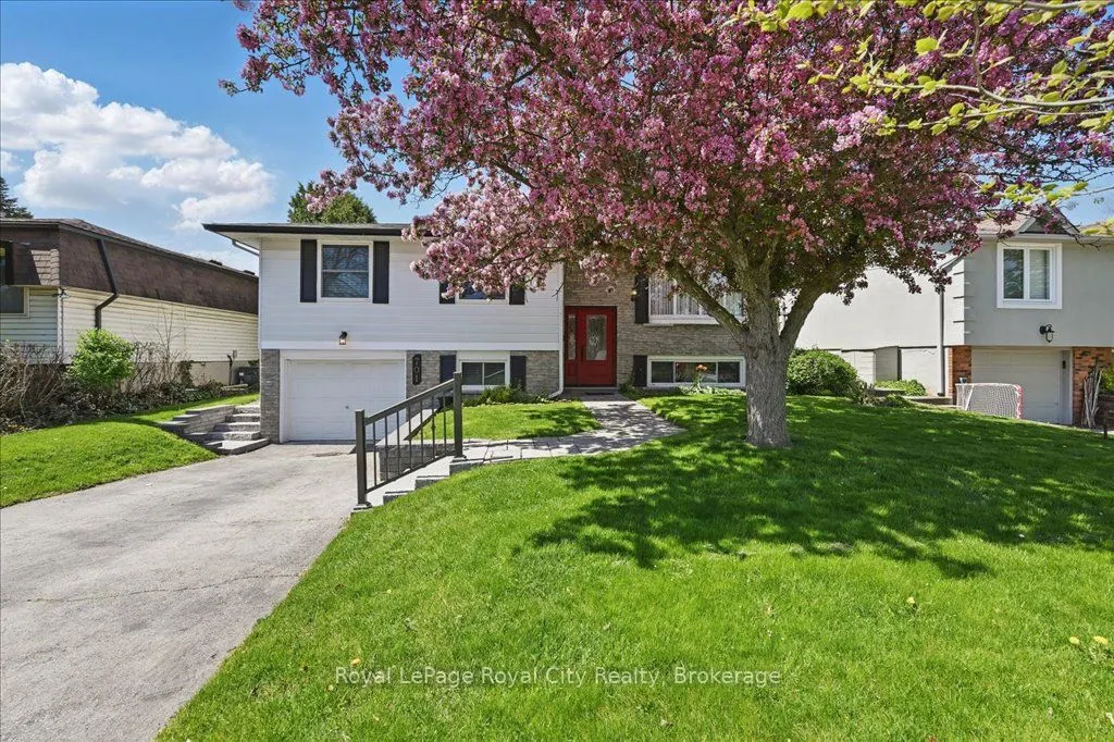 701 Castleguard Crescent