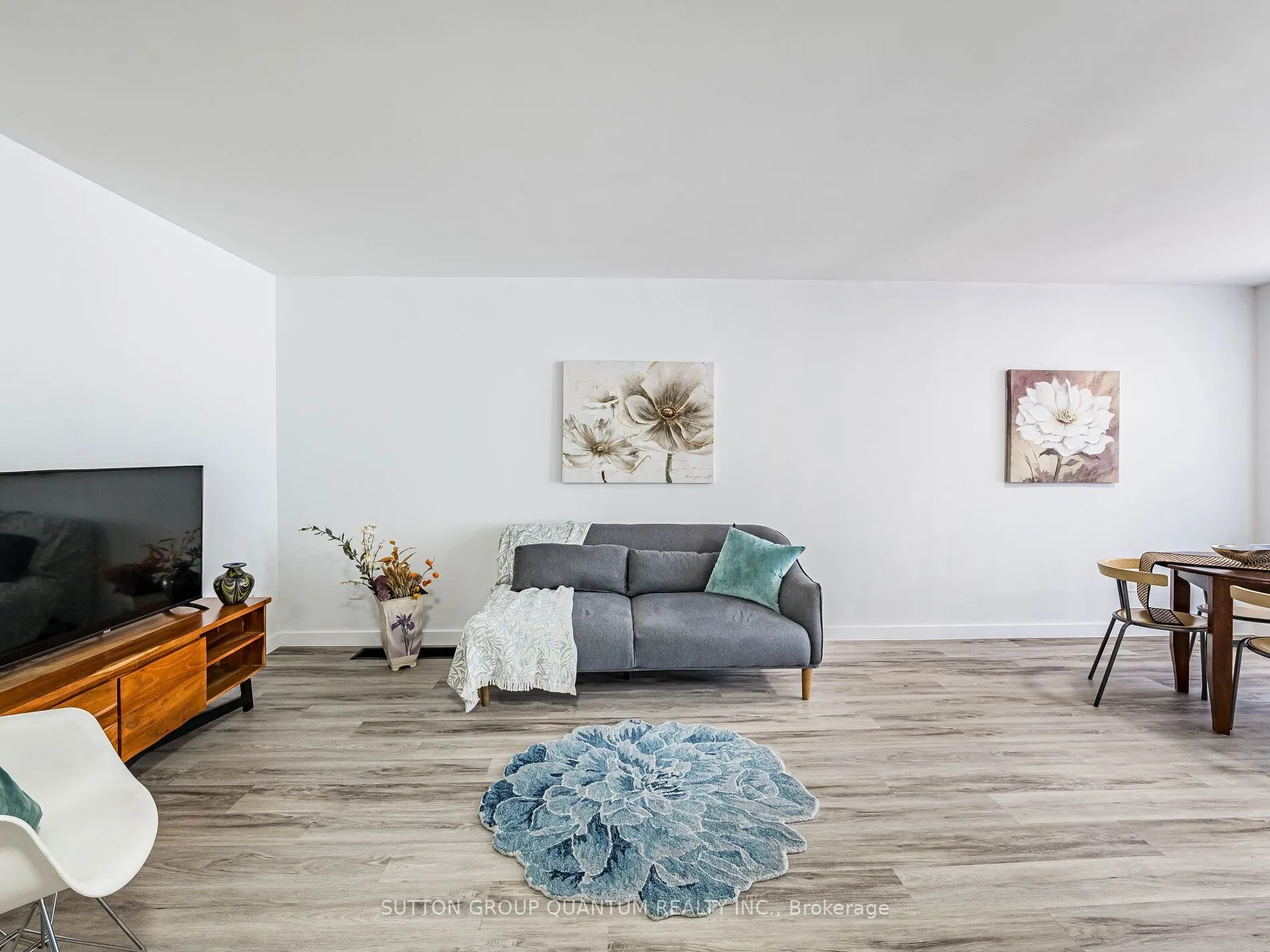 53 Woodcote Crescent