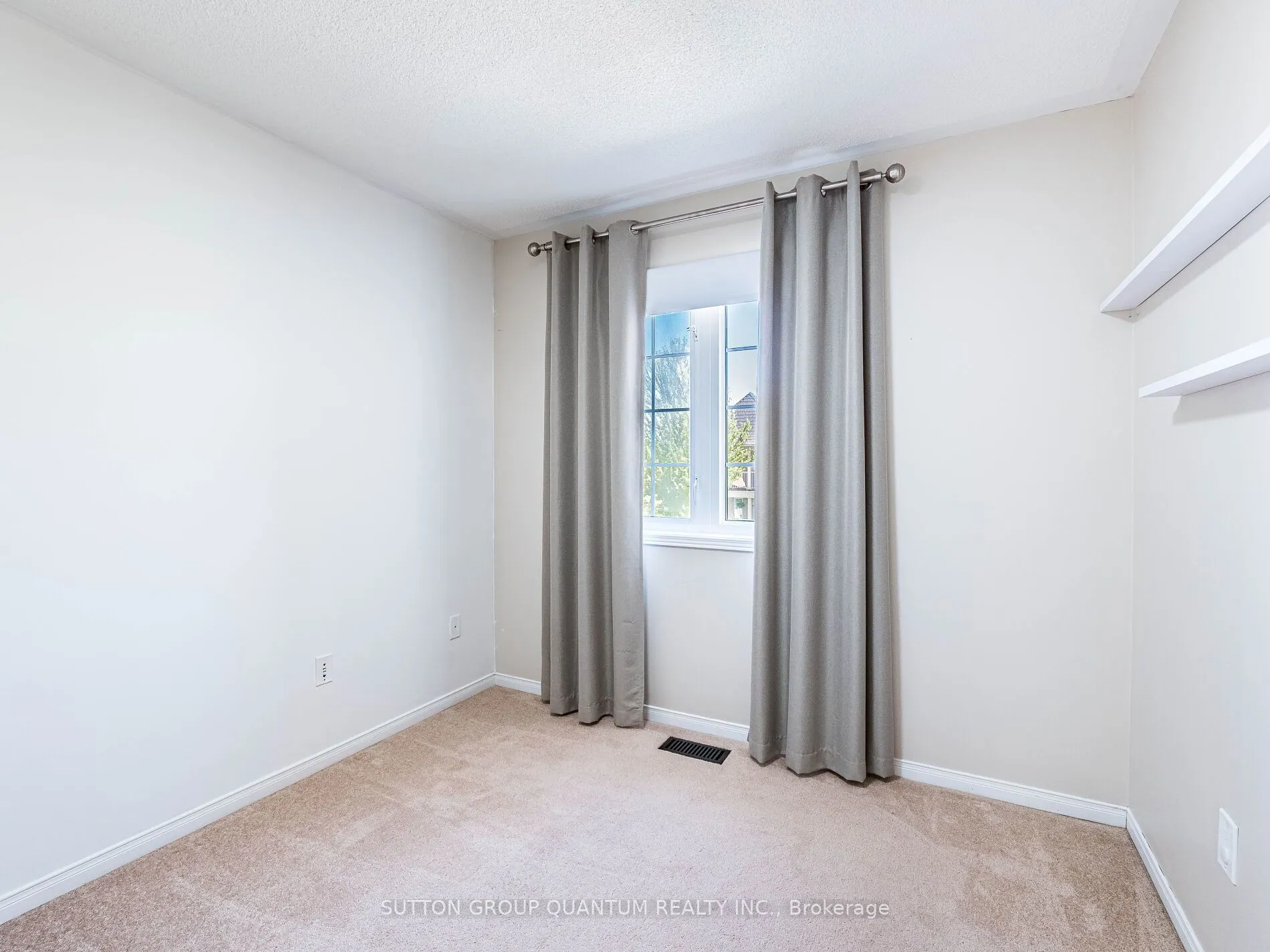 53 Woodcote Crescent